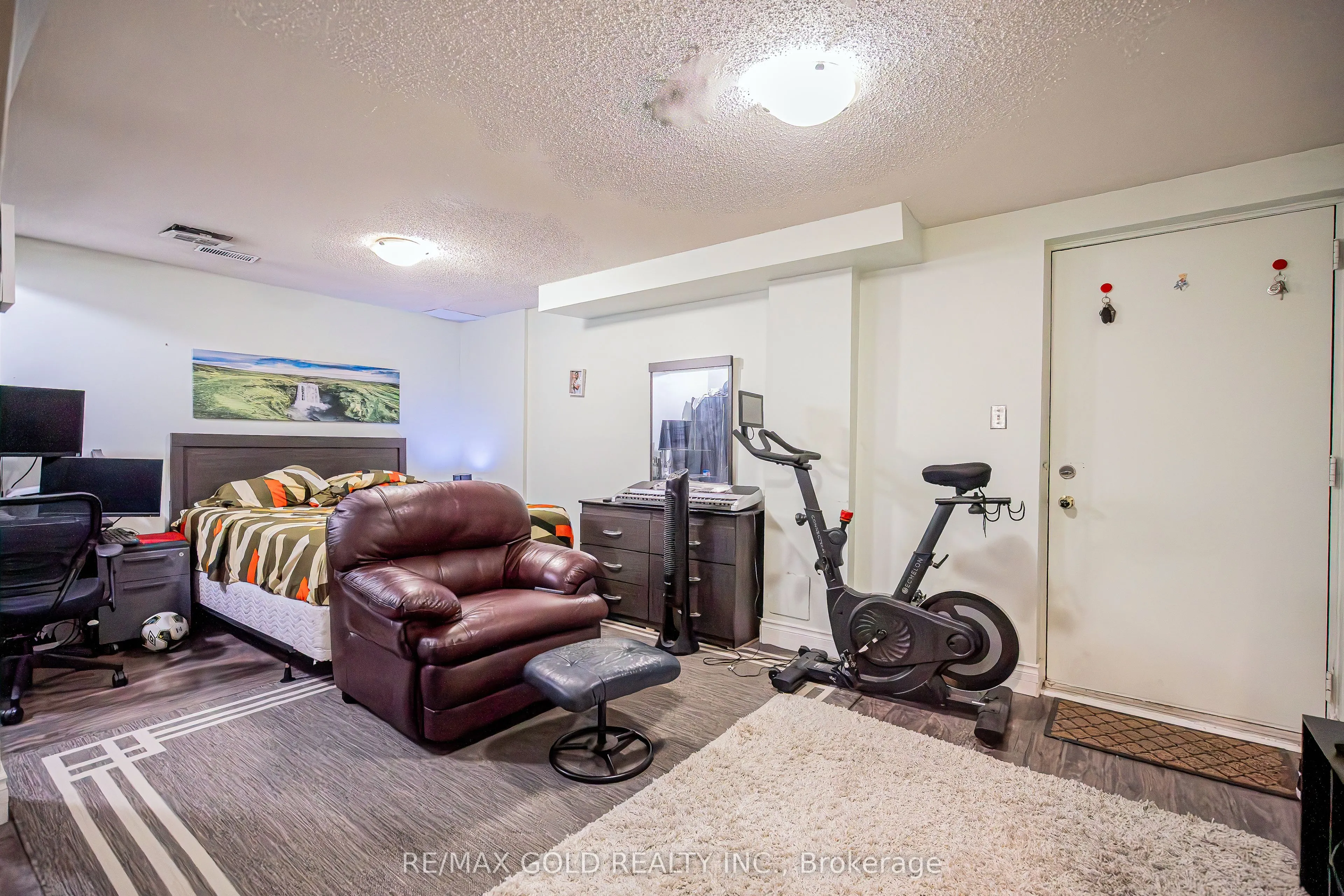 445 Pioneer Drive, #4