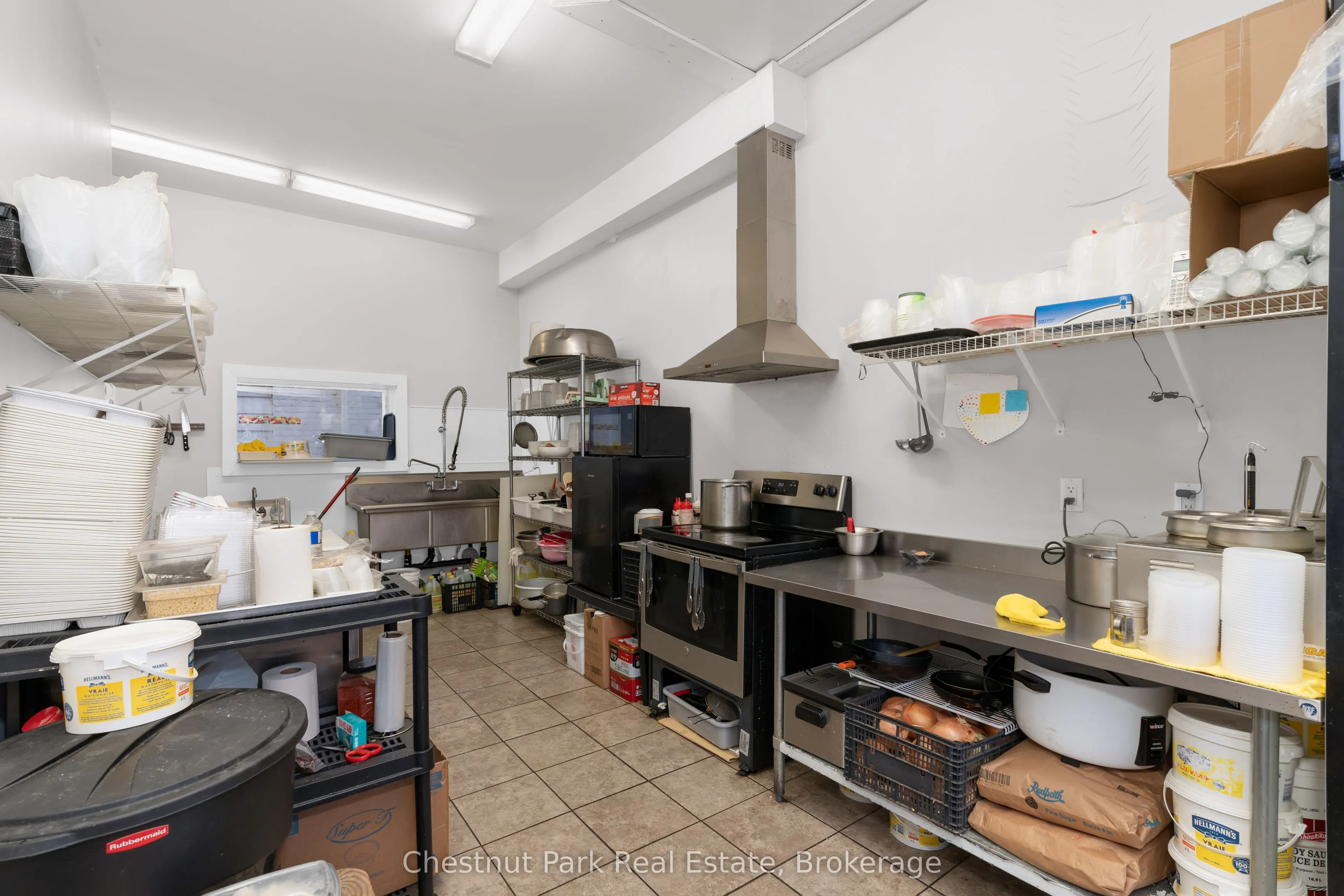 16 Trowbridge Street W