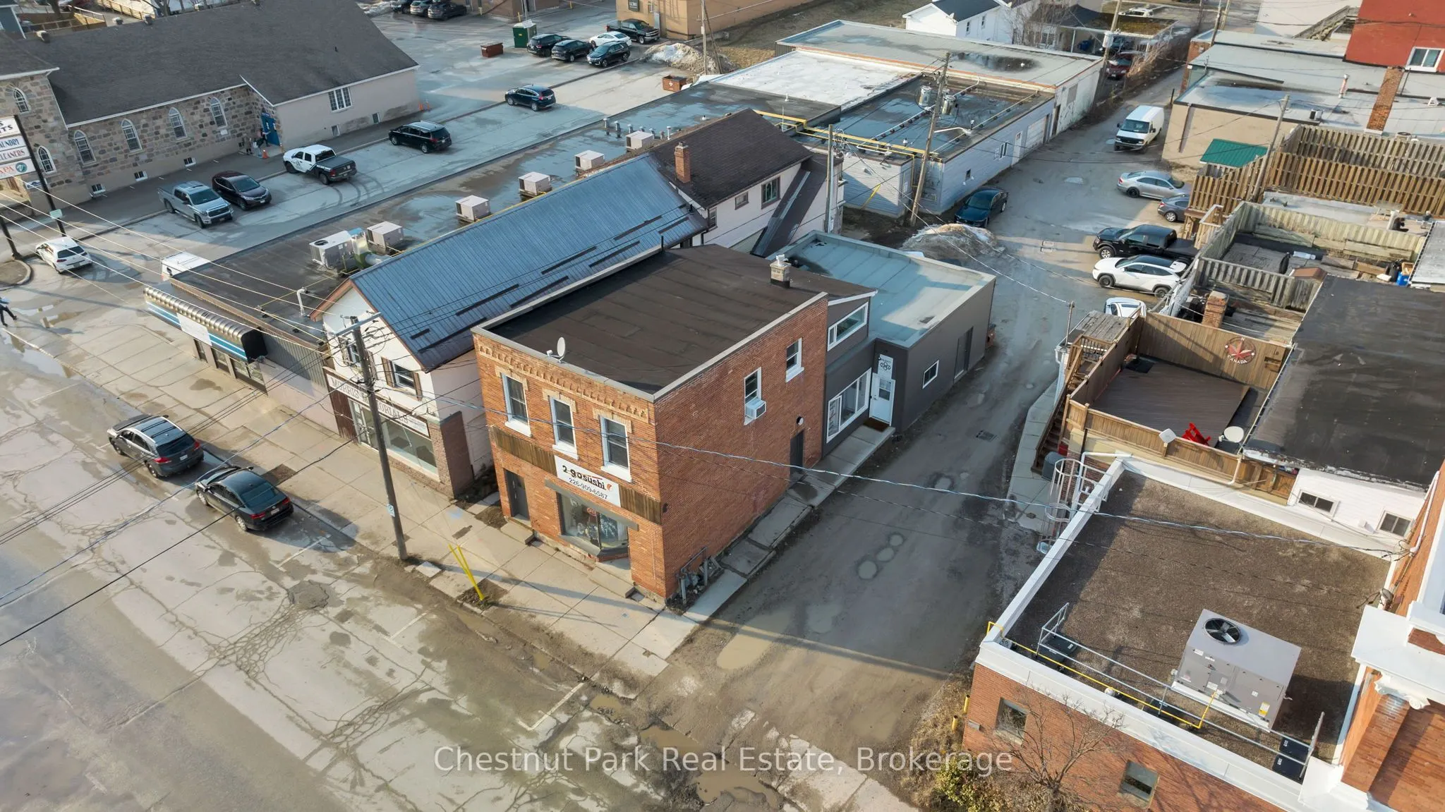 16 Trowbridge Street W