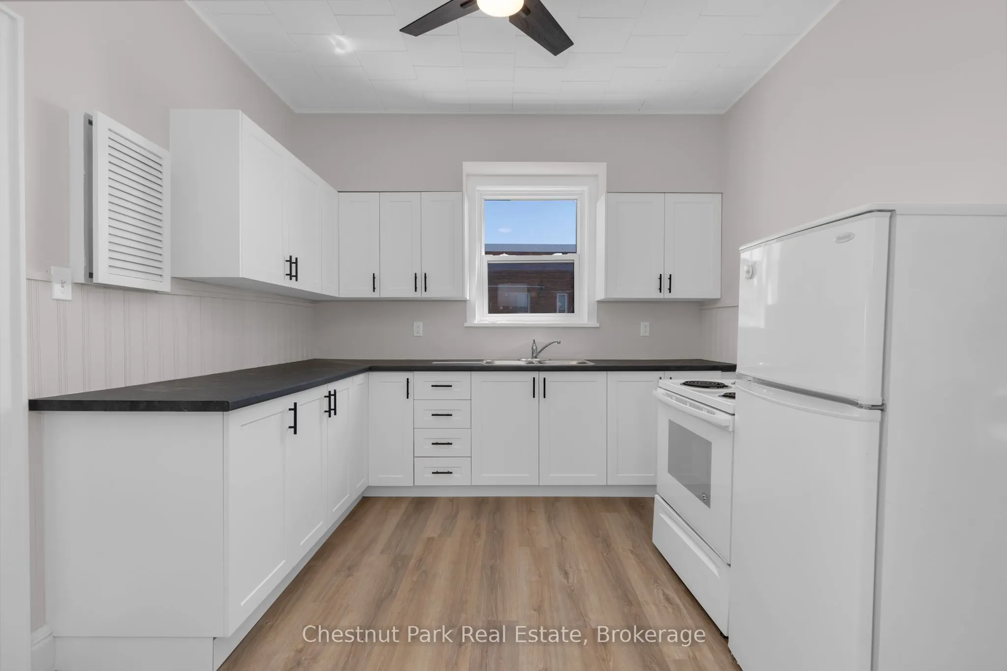 16 Trowbridge Street W