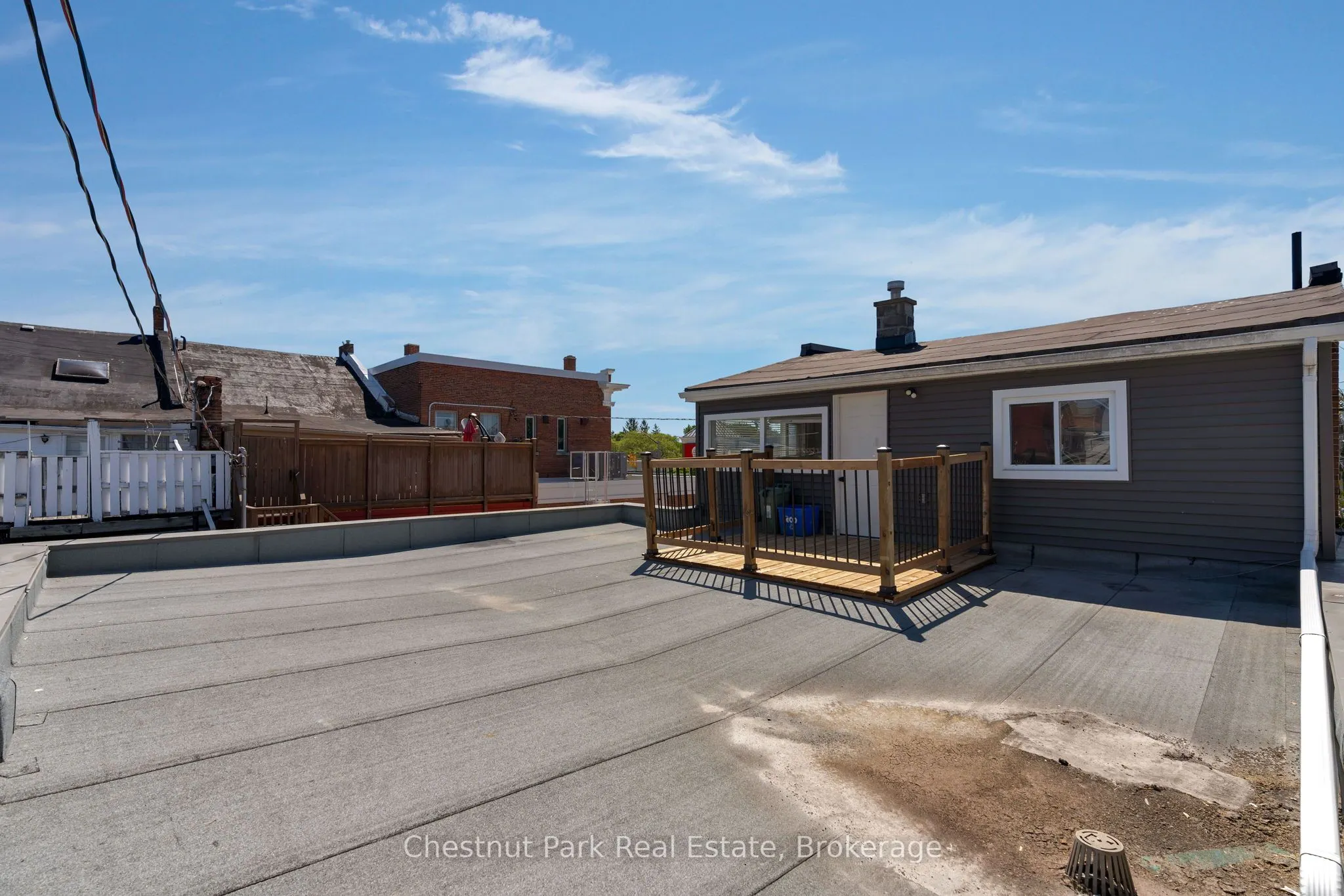 16 Trowbridge Street W
