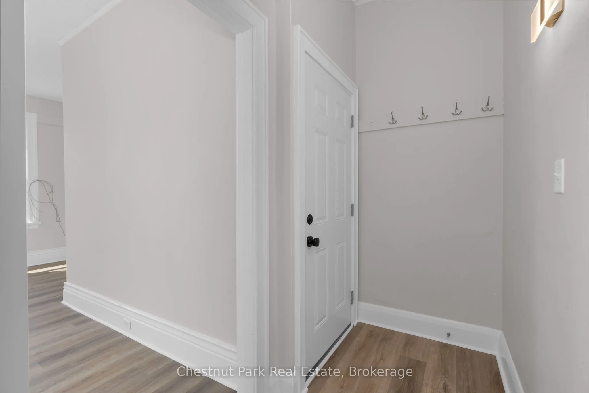 16 Trowbridge Street W