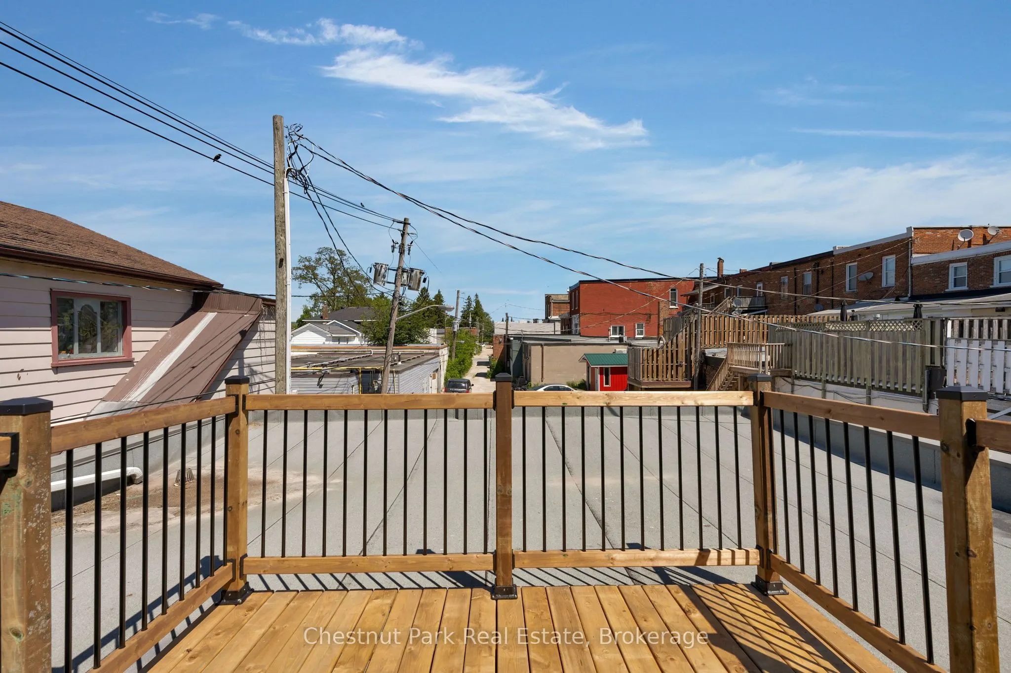 16 Trowbridge Street W