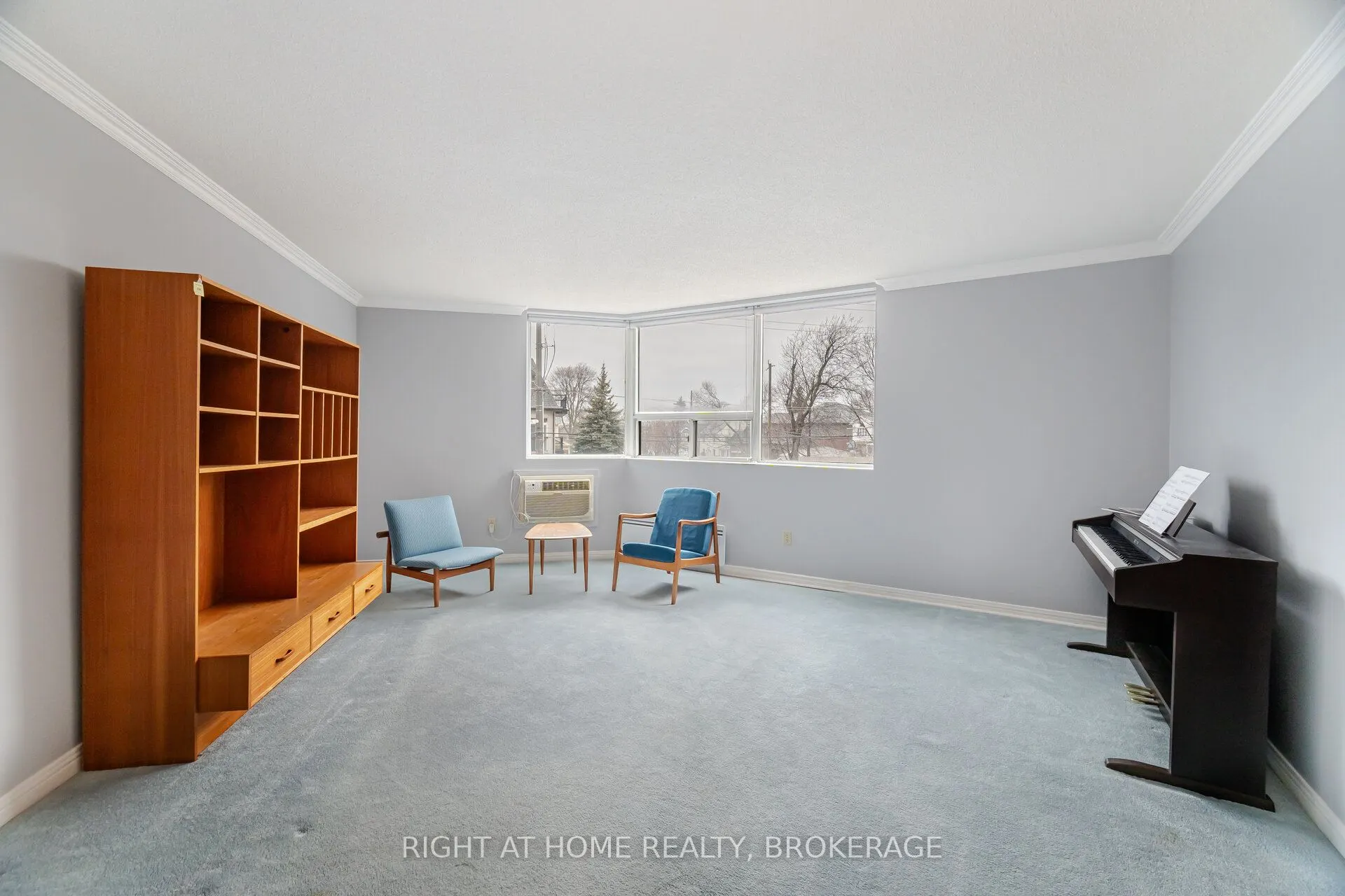 166 Mountain Park Avenue, #201