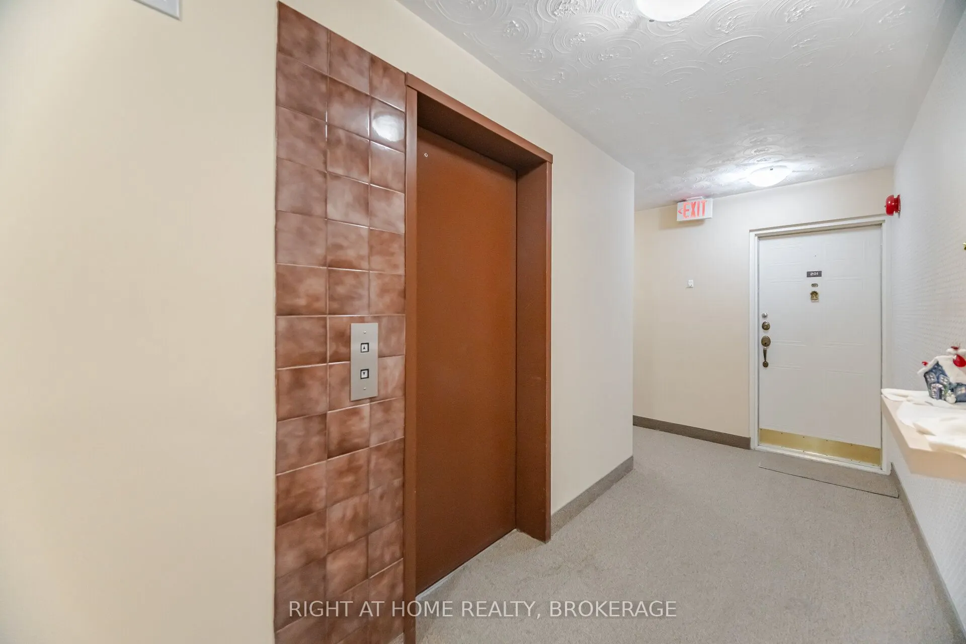 166 Mountain Park Avenue, #201