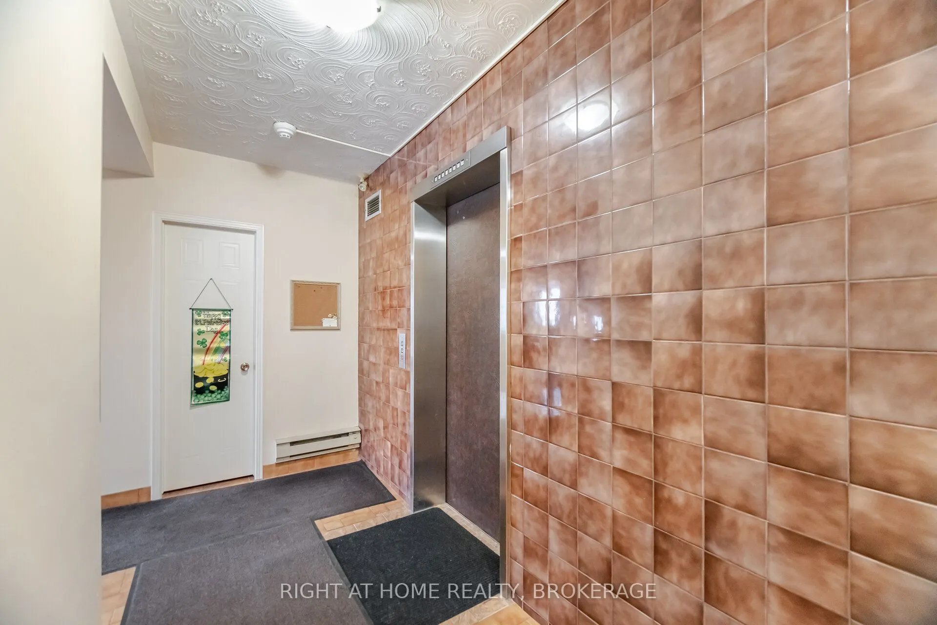 166 Mountain Park Avenue, #201