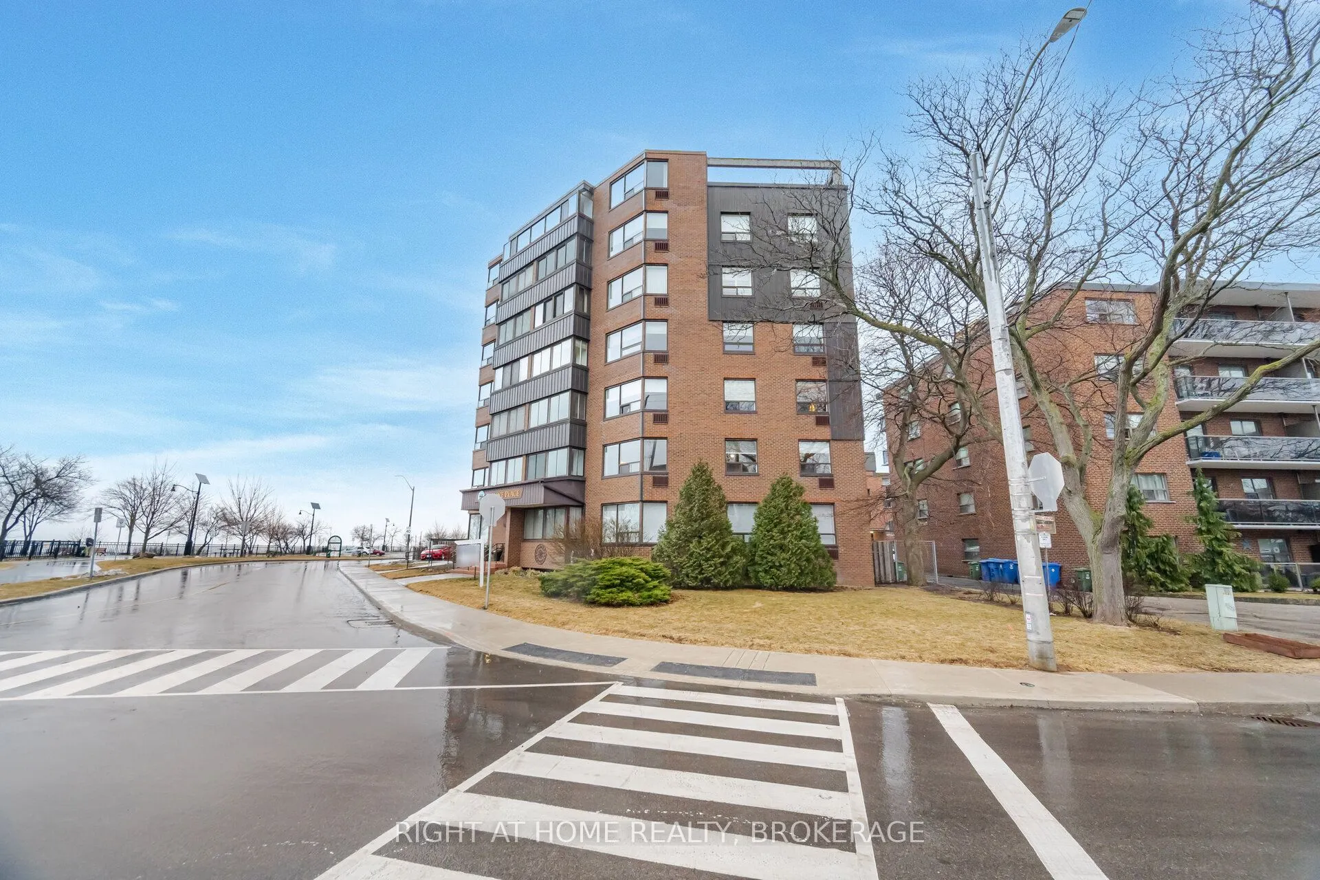 166 Mountain Park Avenue, #201