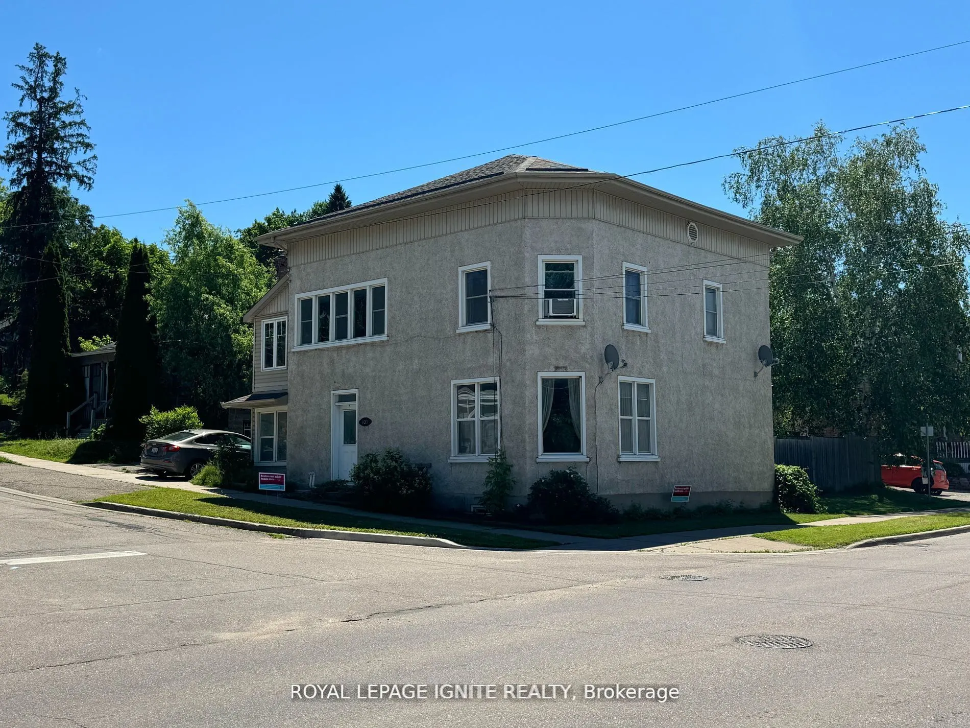 403 Mackay Street