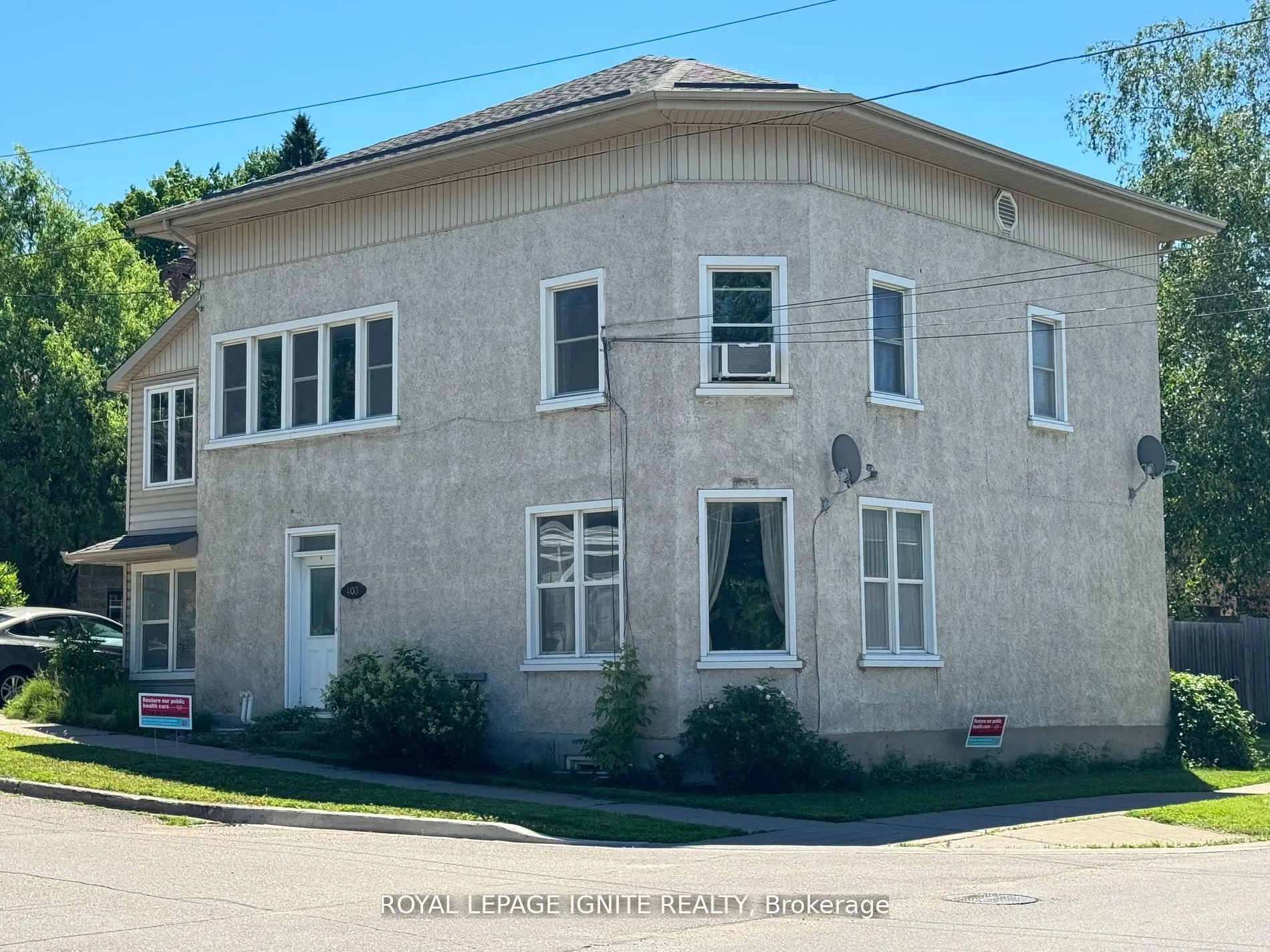 403 Mackay Street