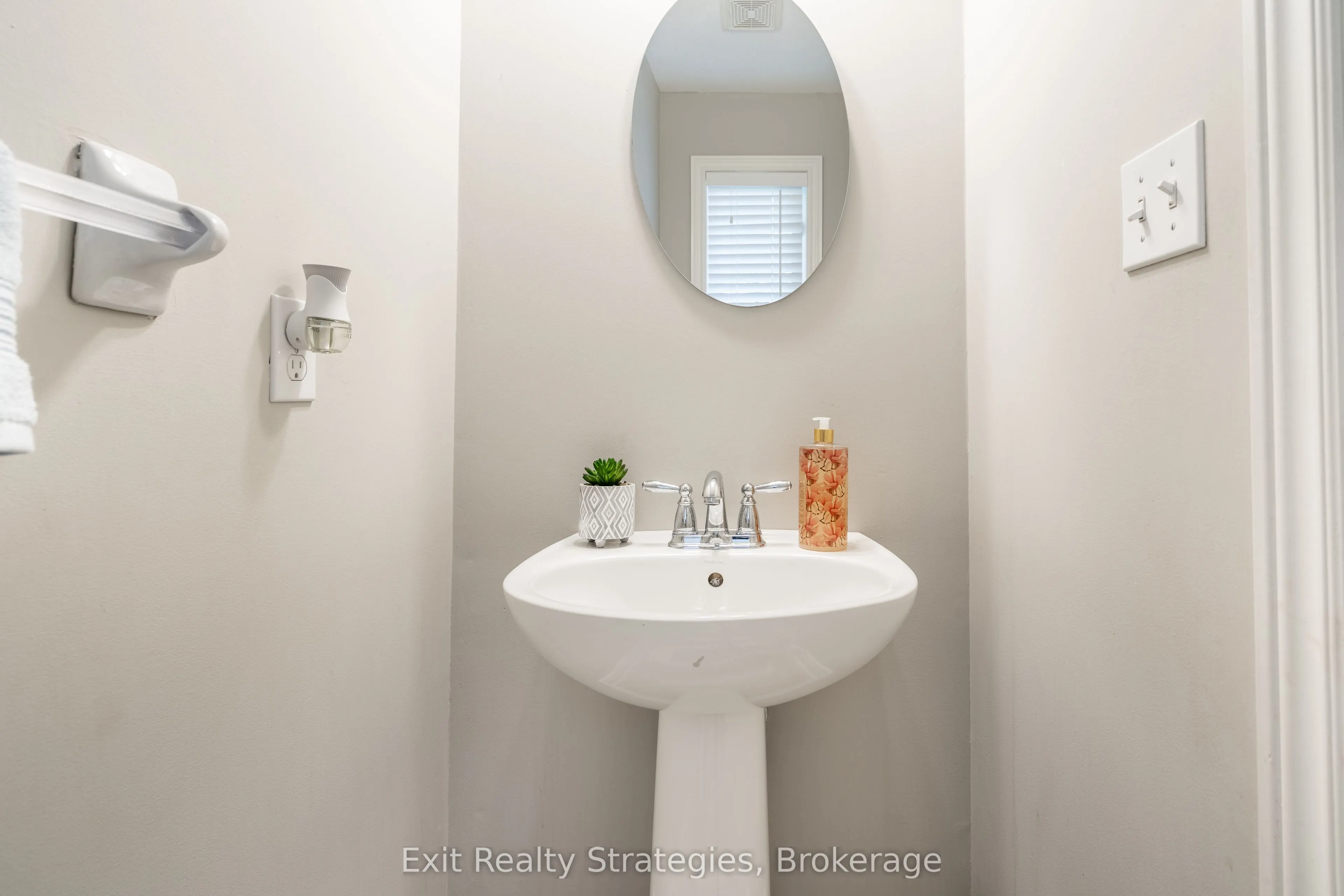 15 Marina Point Crescent