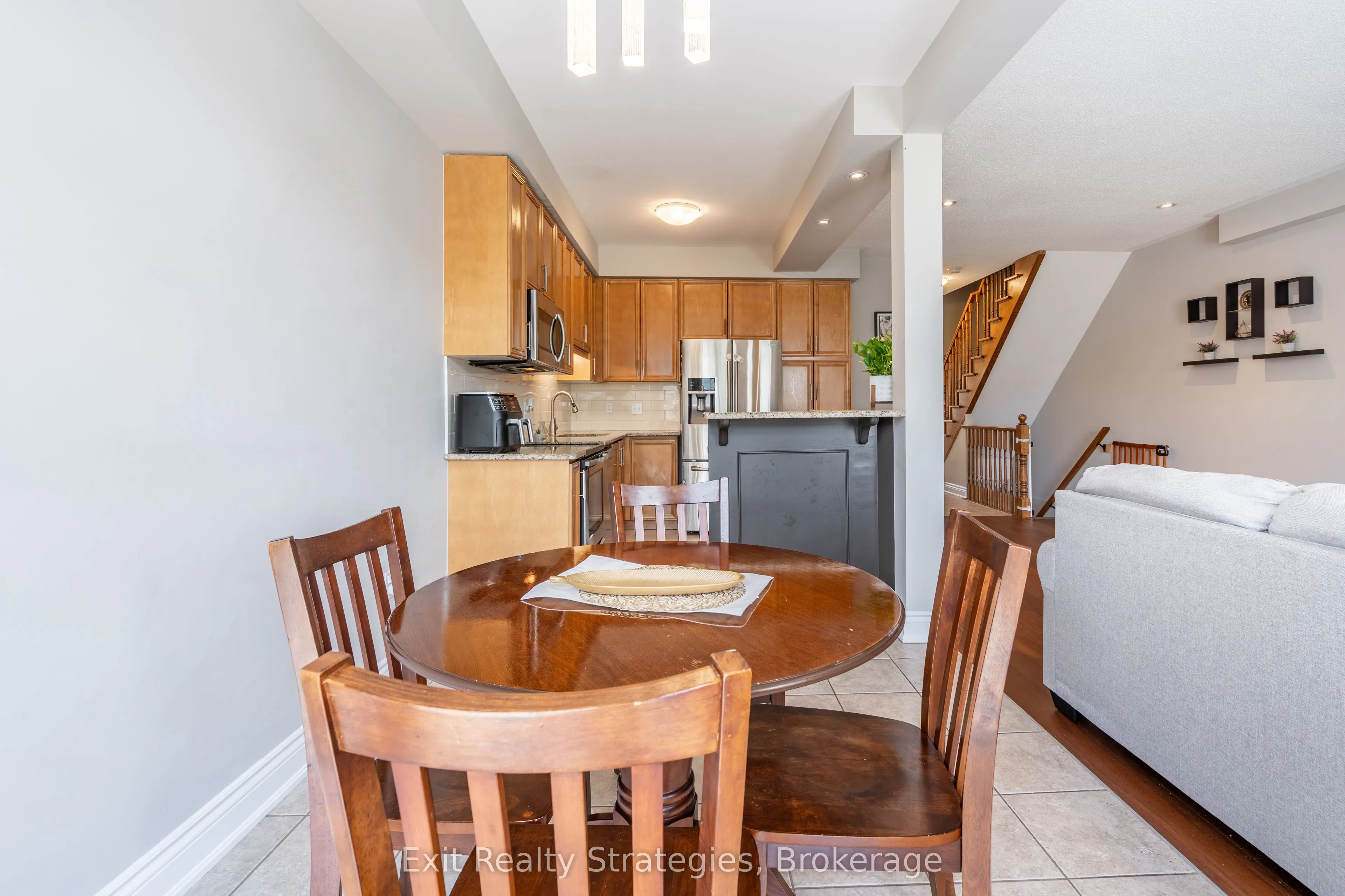 15 Marina Point Crescent