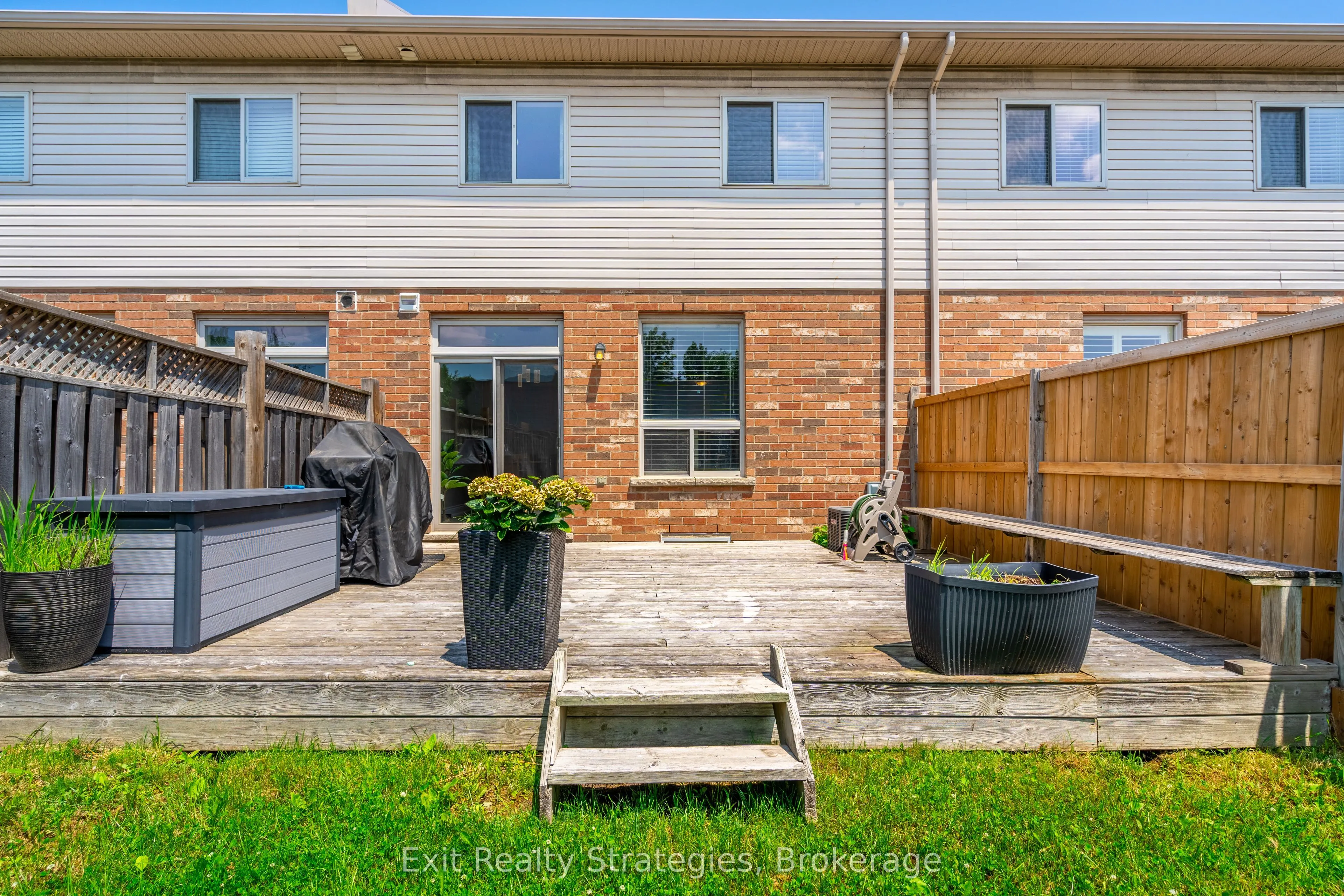 15 Marina Point Crescent