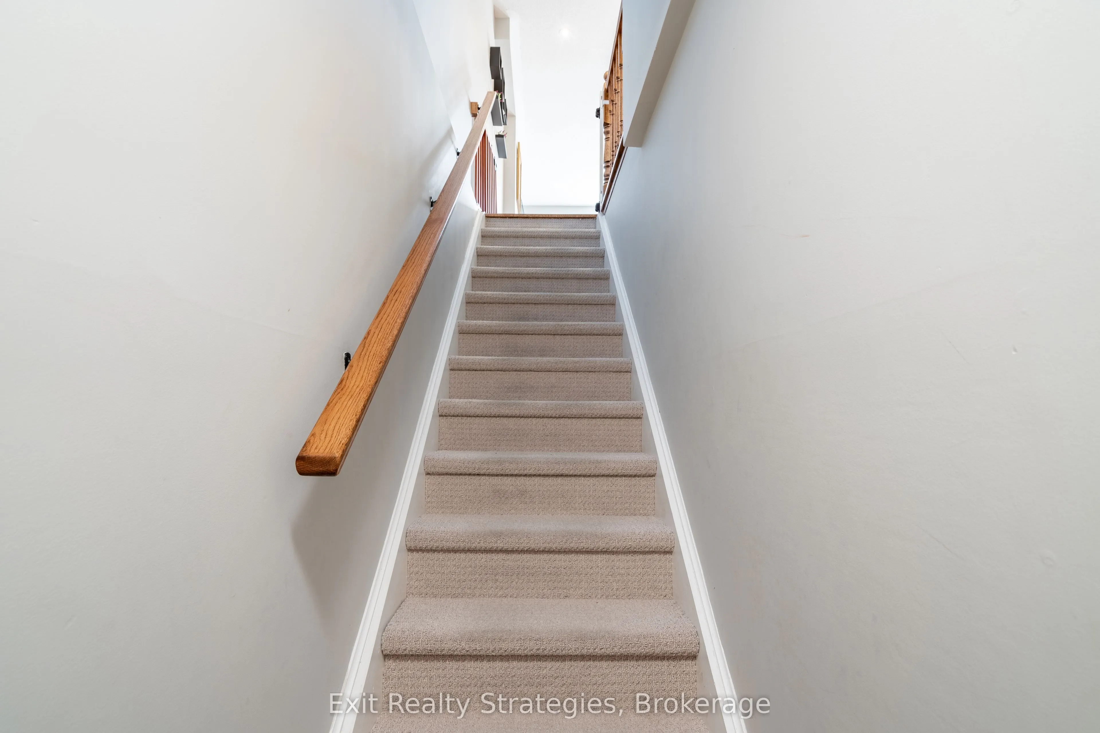 15 Marina Point Crescent