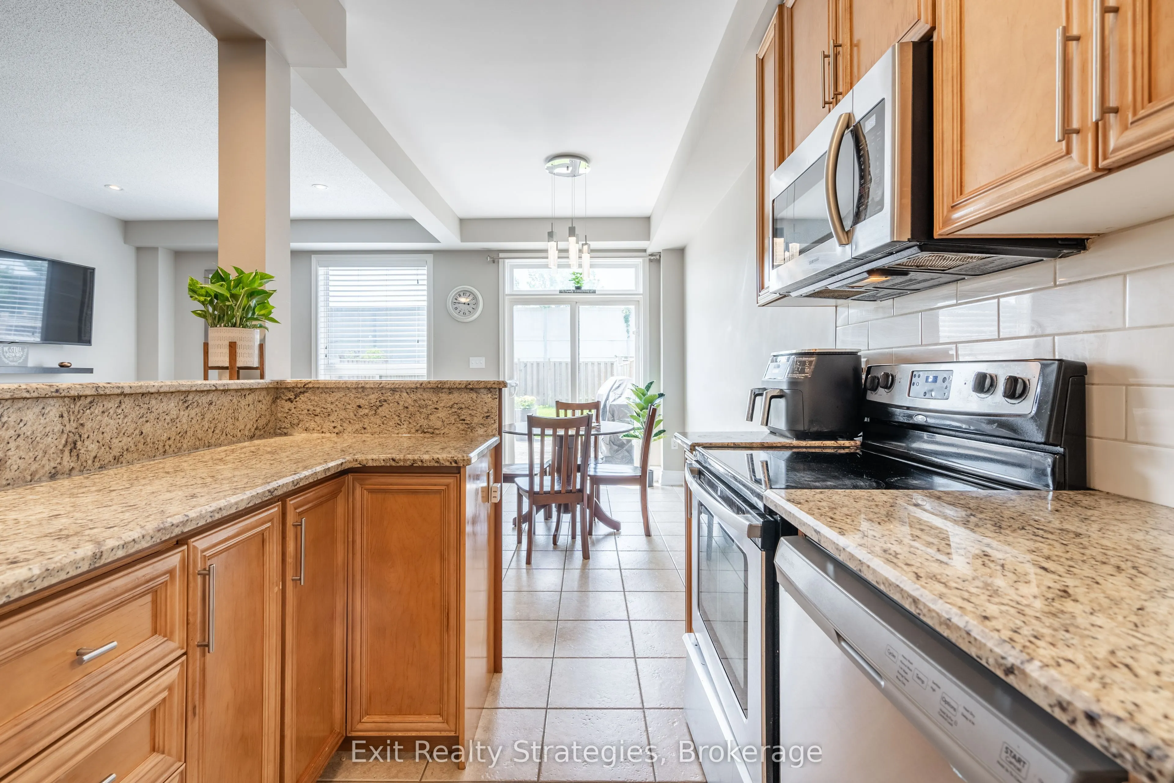 15 Marina Point Crescent