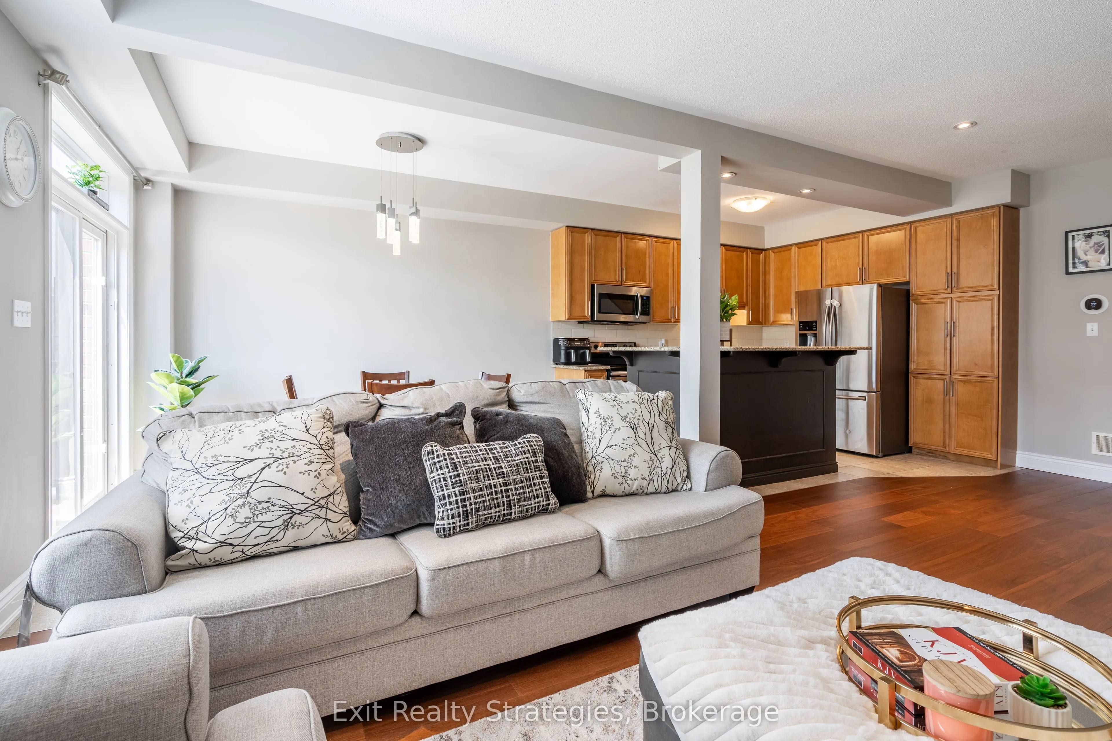 15 Marina Point Crescent