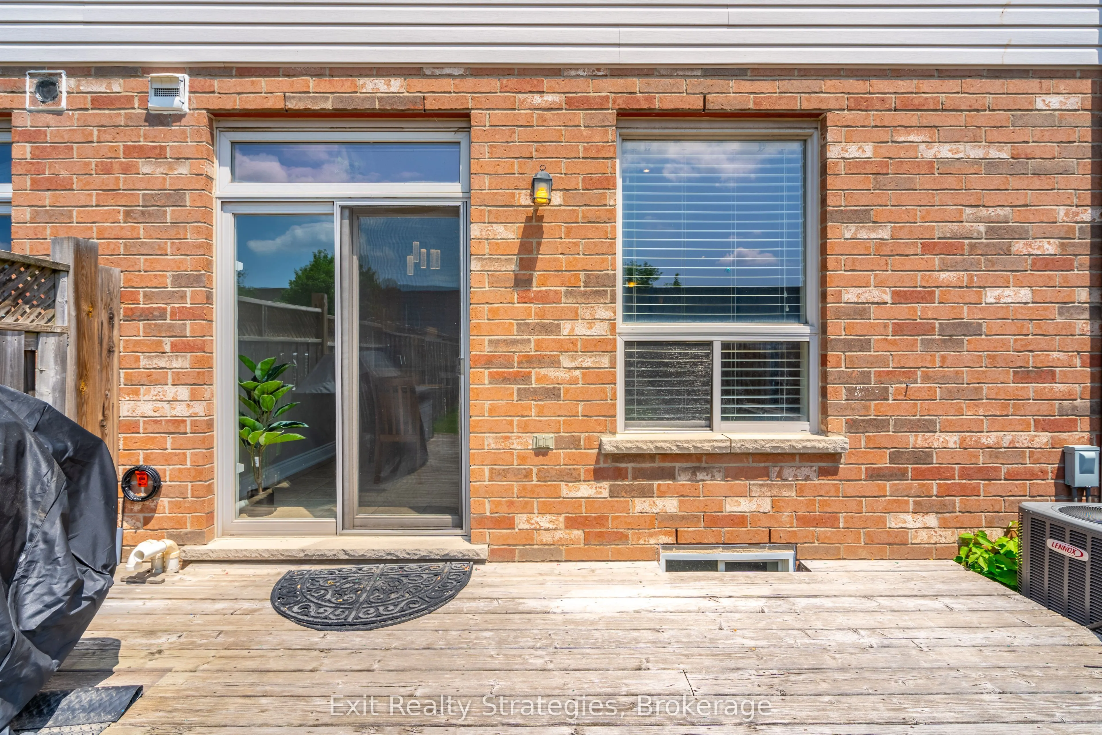 15 Marina Point Crescent