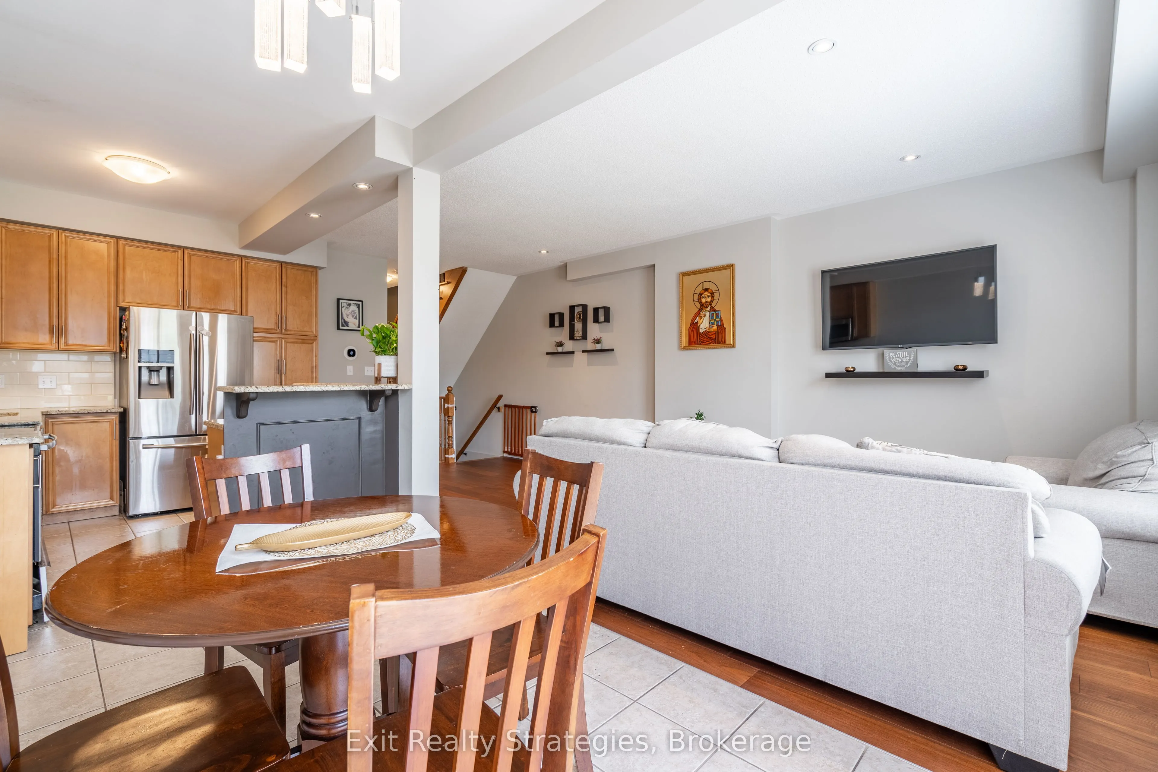 15 Marina Point Crescent