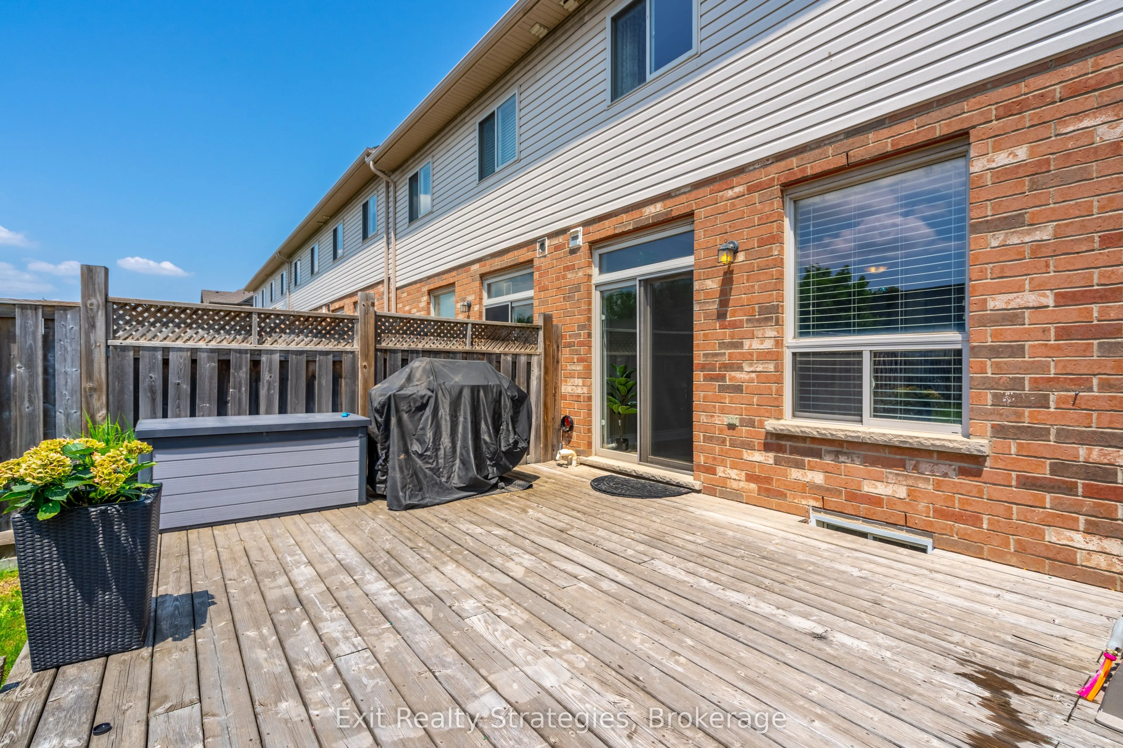 15 Marina Point Crescent