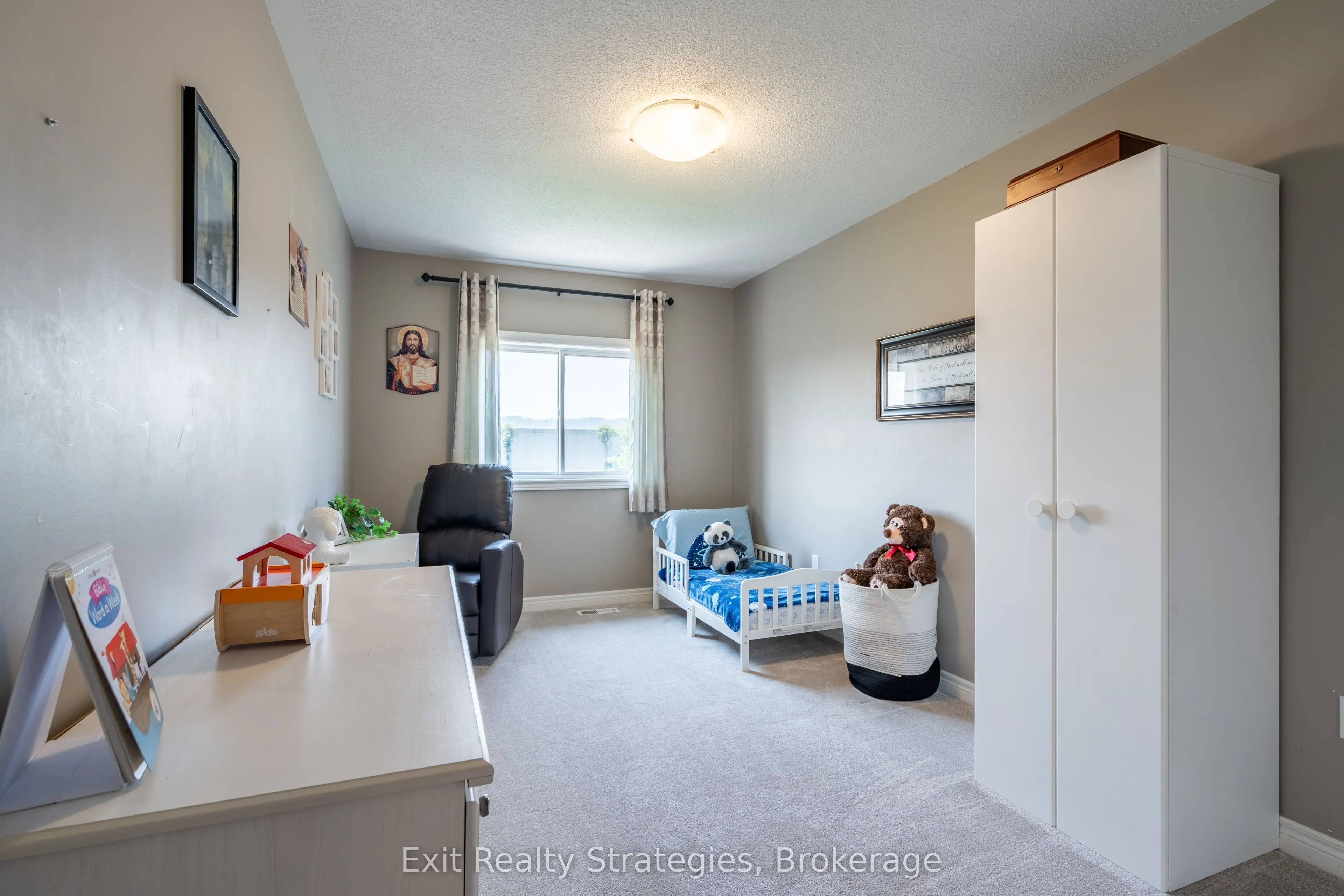 15 Marina Point Crescent