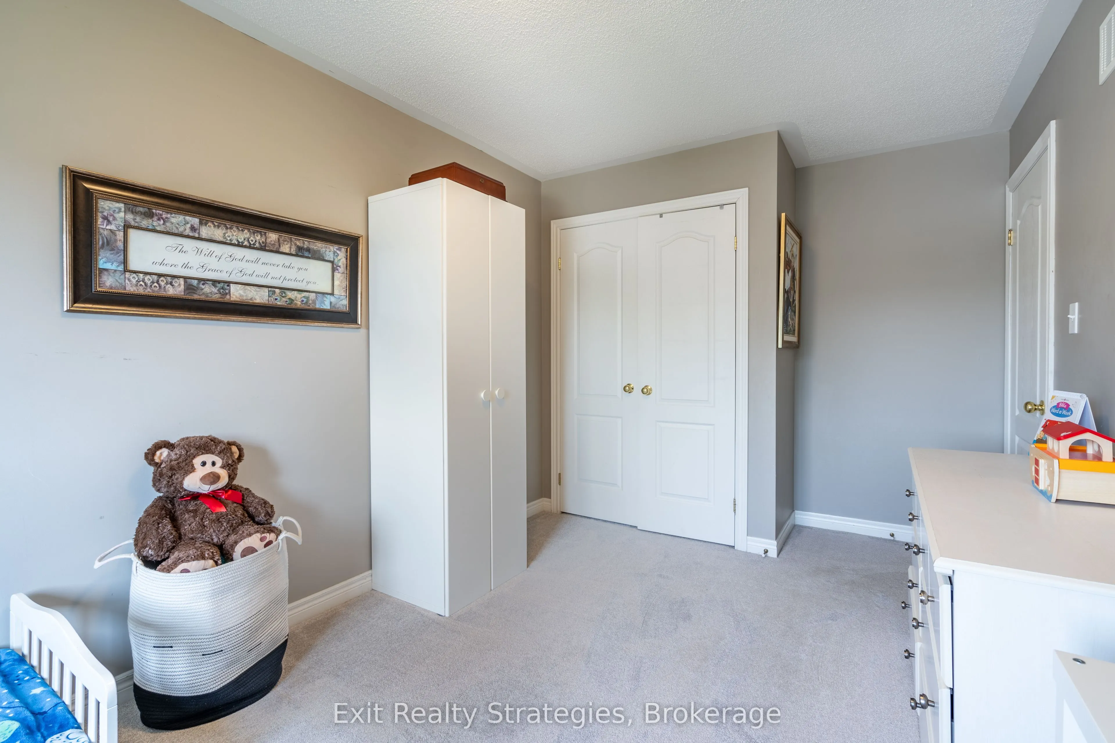 15 Marina Point Crescent