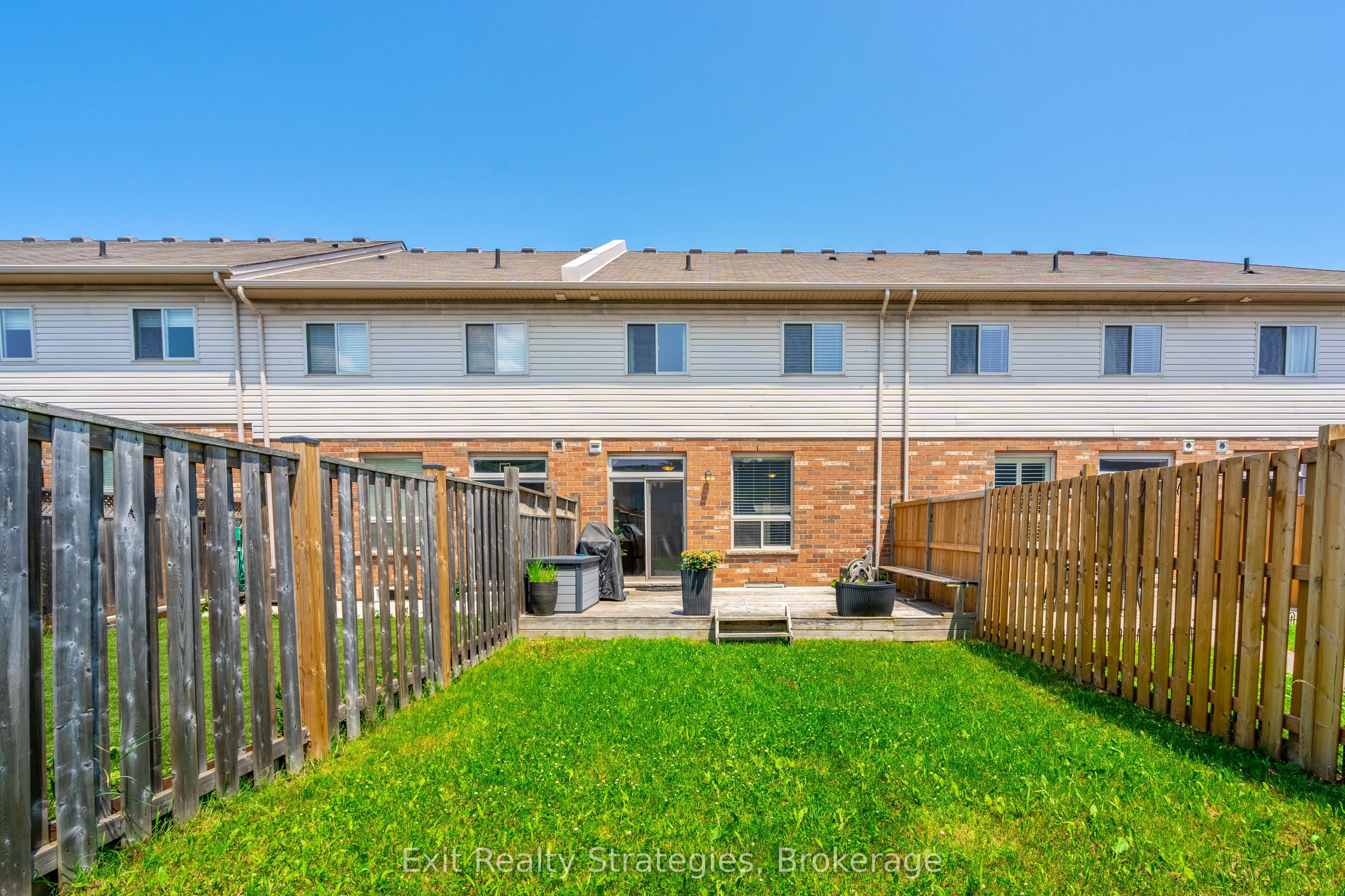 15 Marina Point Crescent