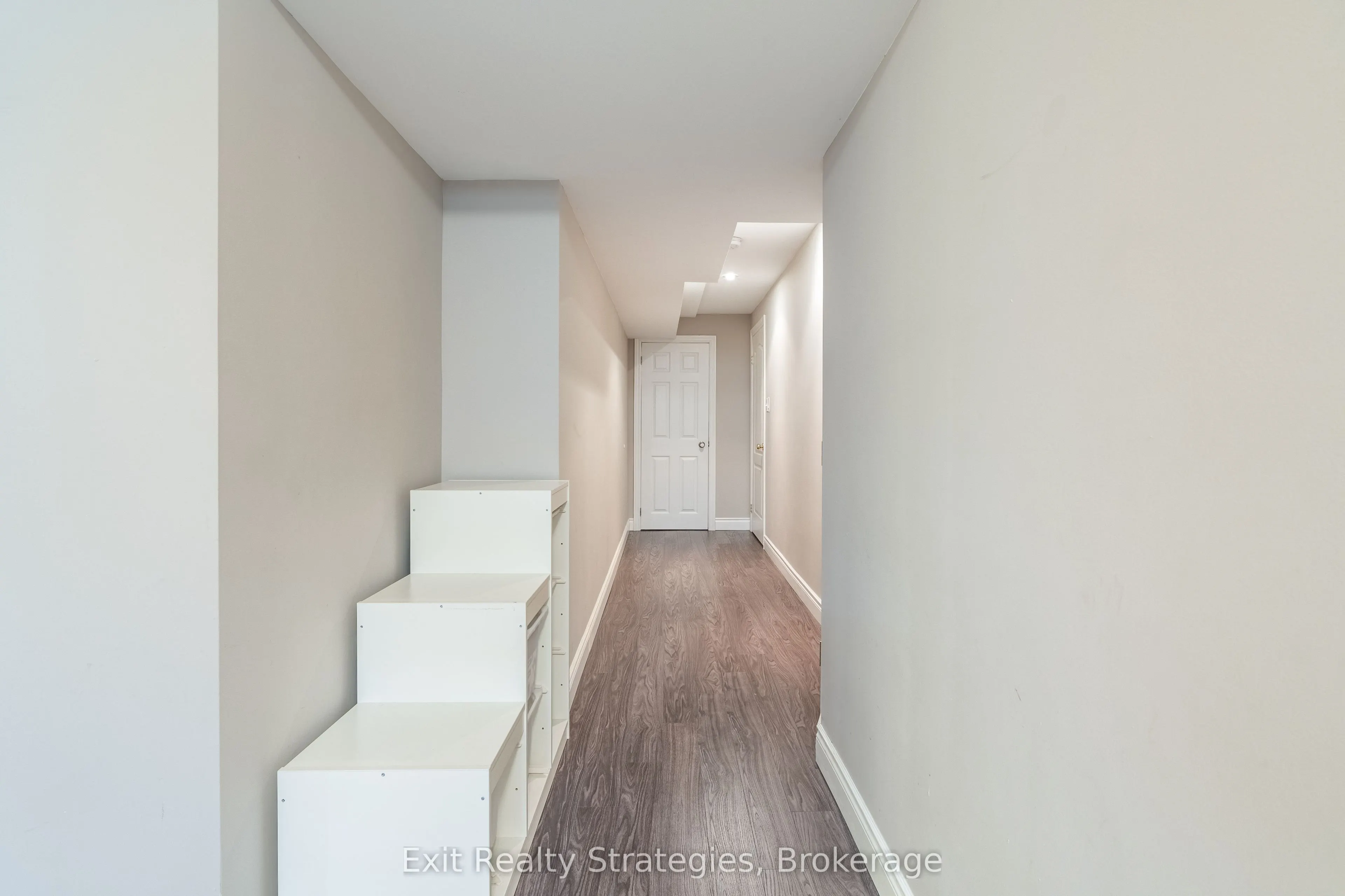 15 Marina Point Crescent