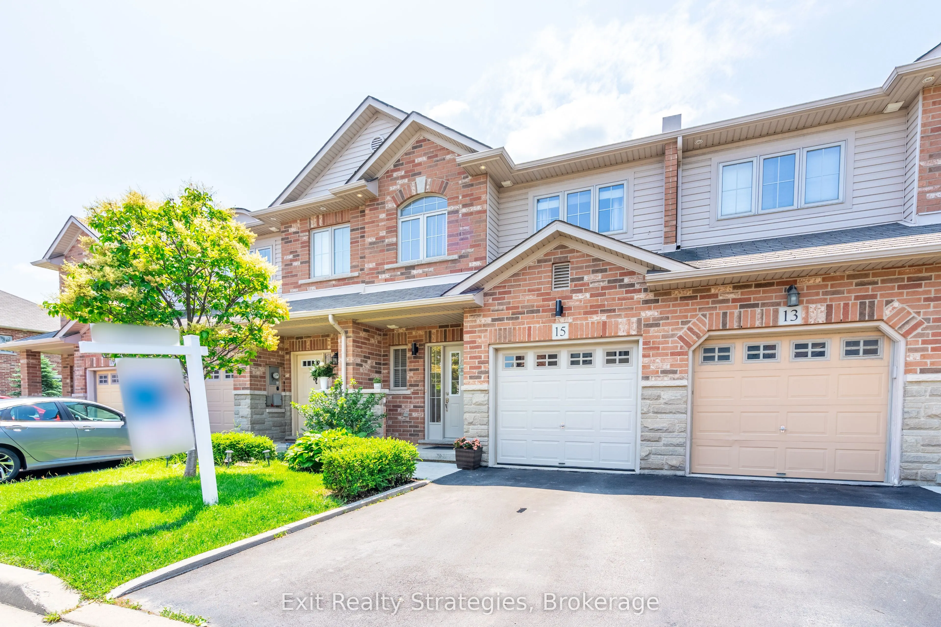 15 Marina Point Crescent