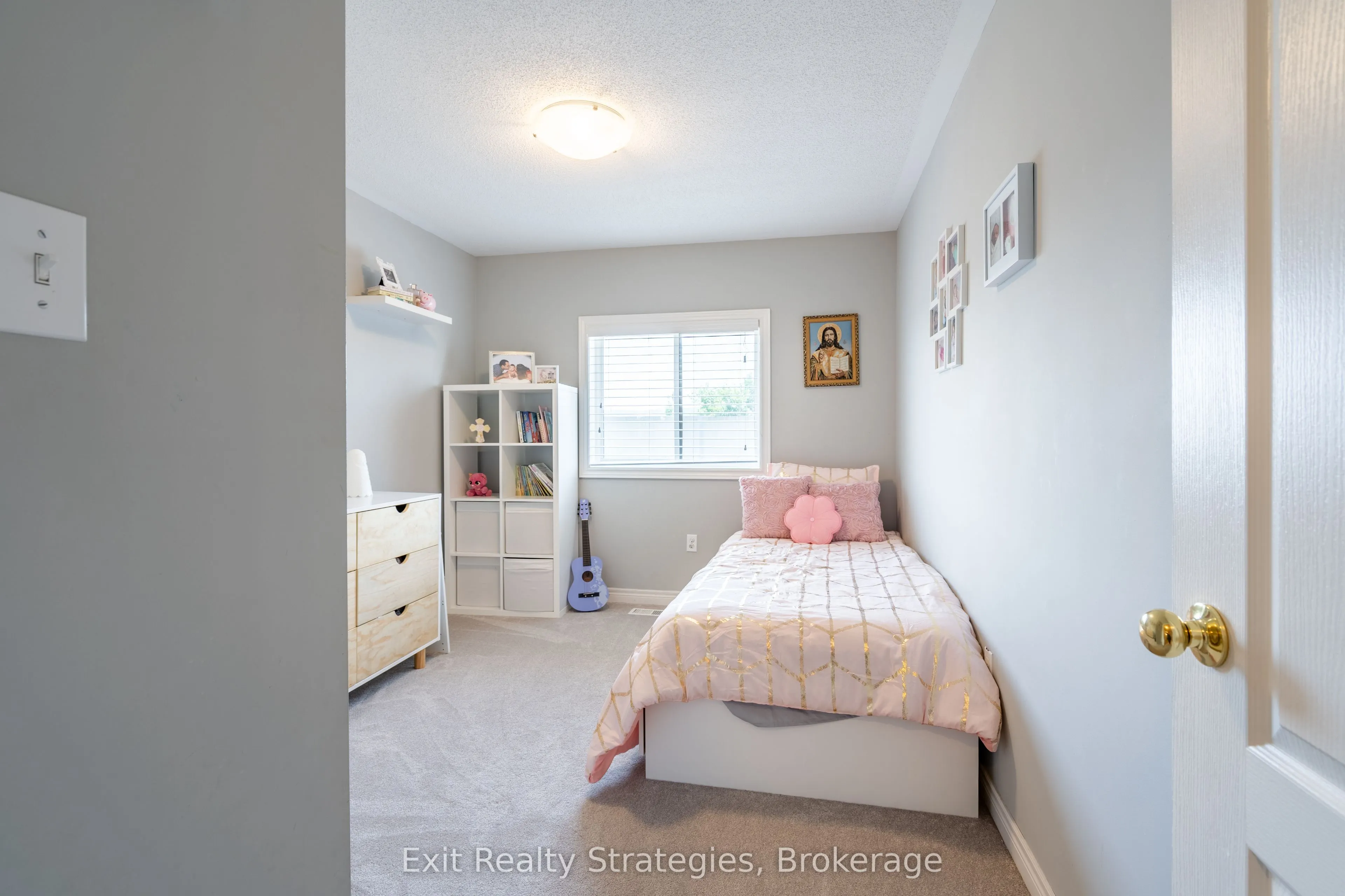 15 Marina Point Crescent