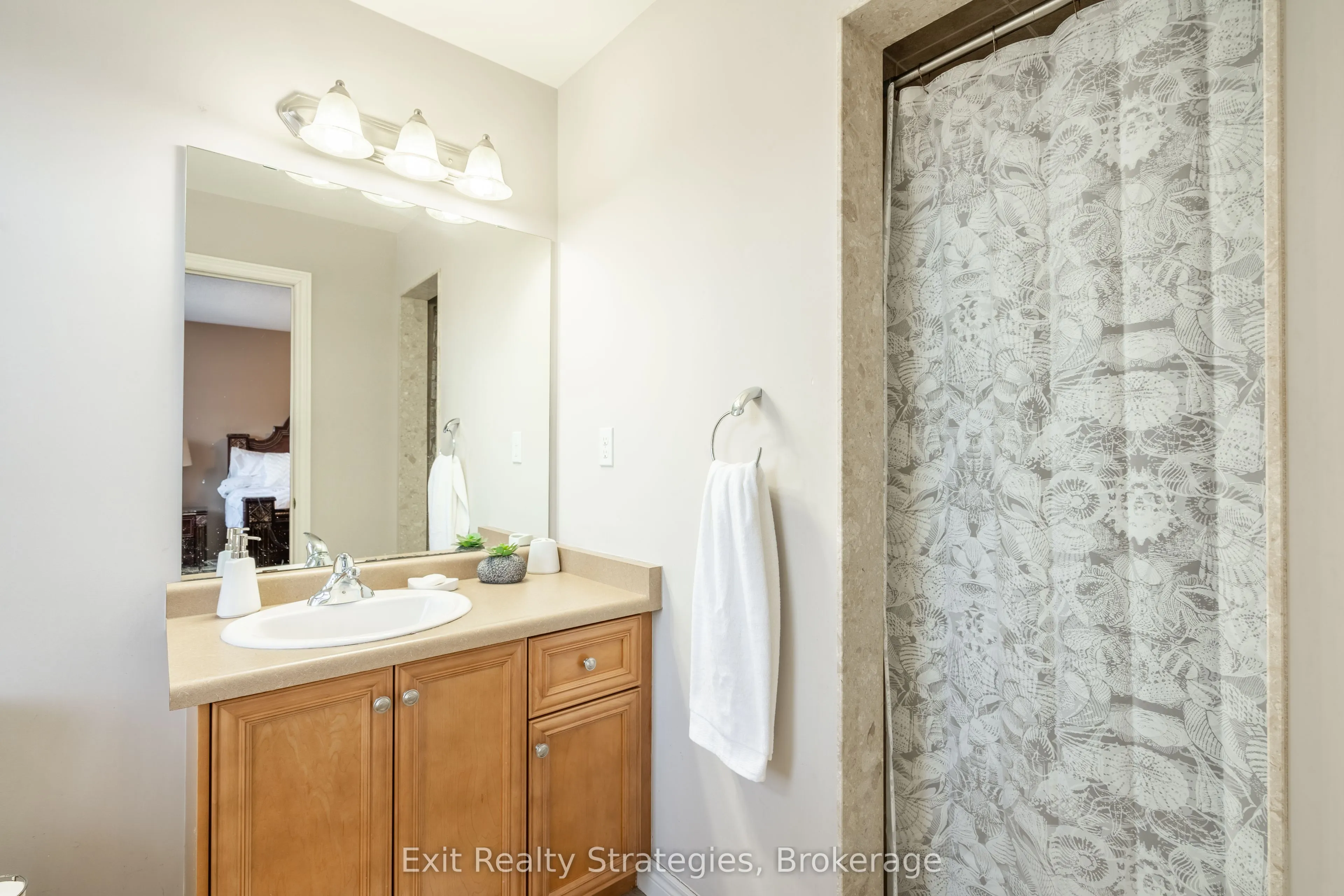 15 Marina Point Crescent