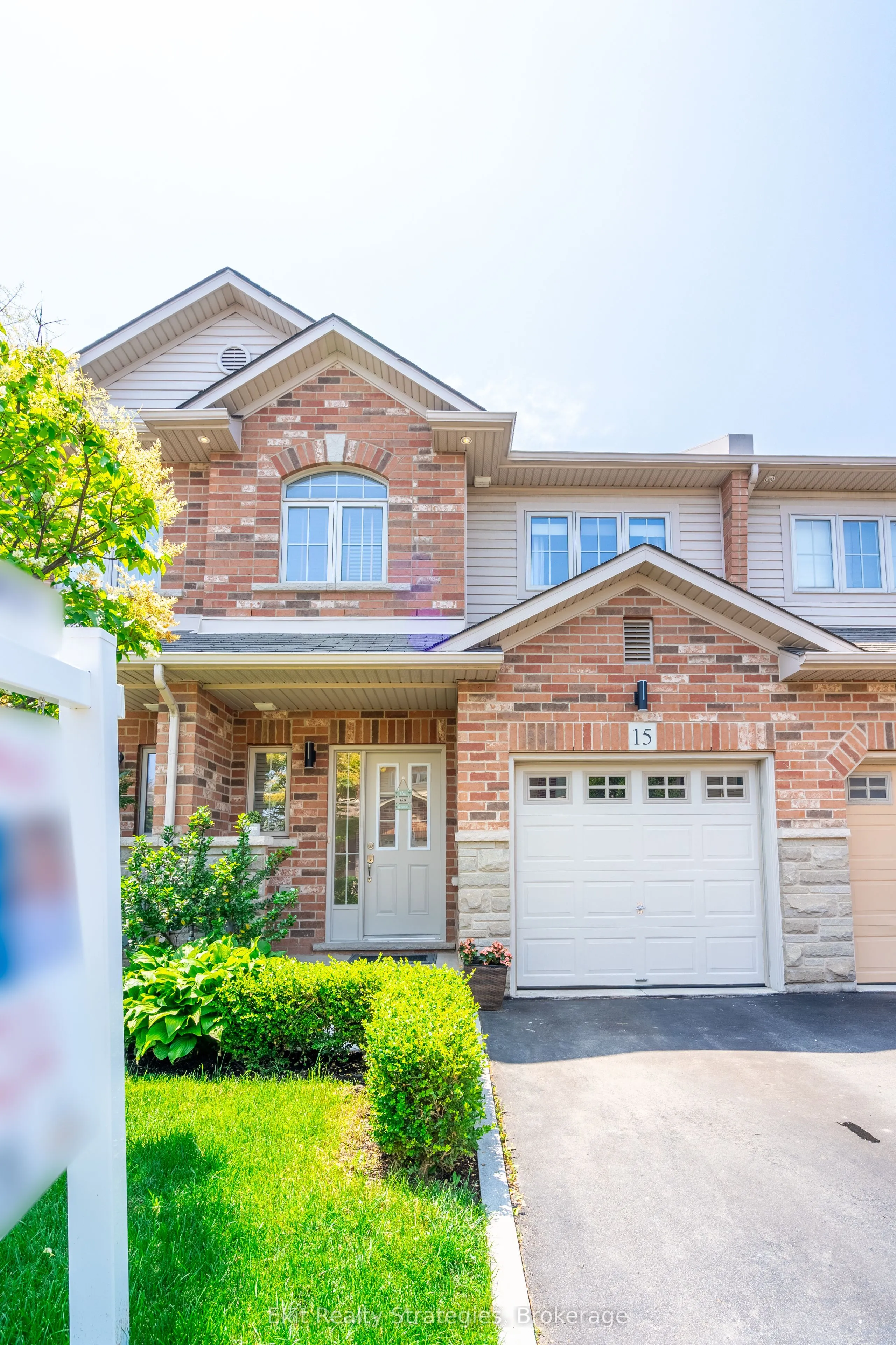 15 Marina Point Crescent