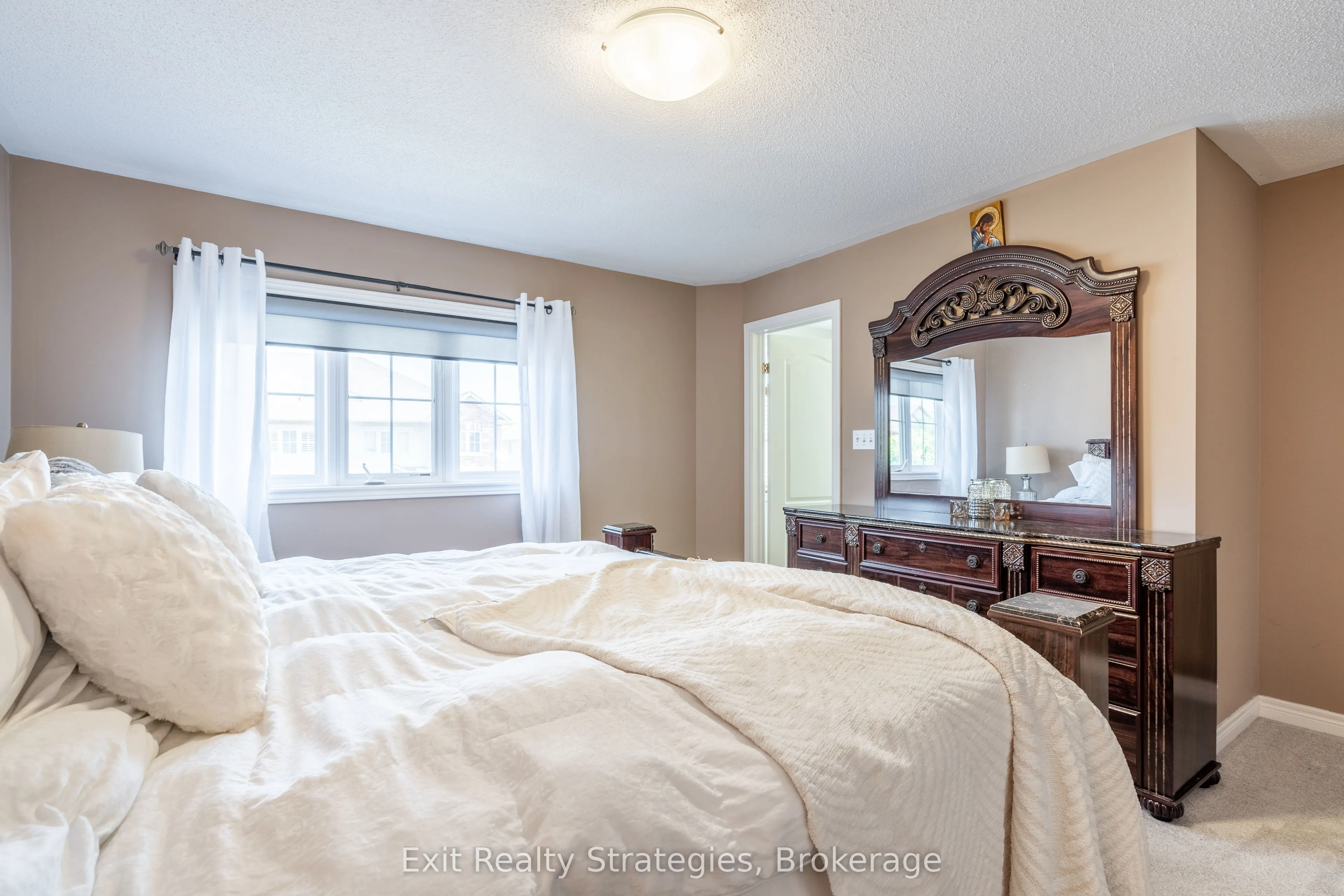 15 Marina Point Crescent