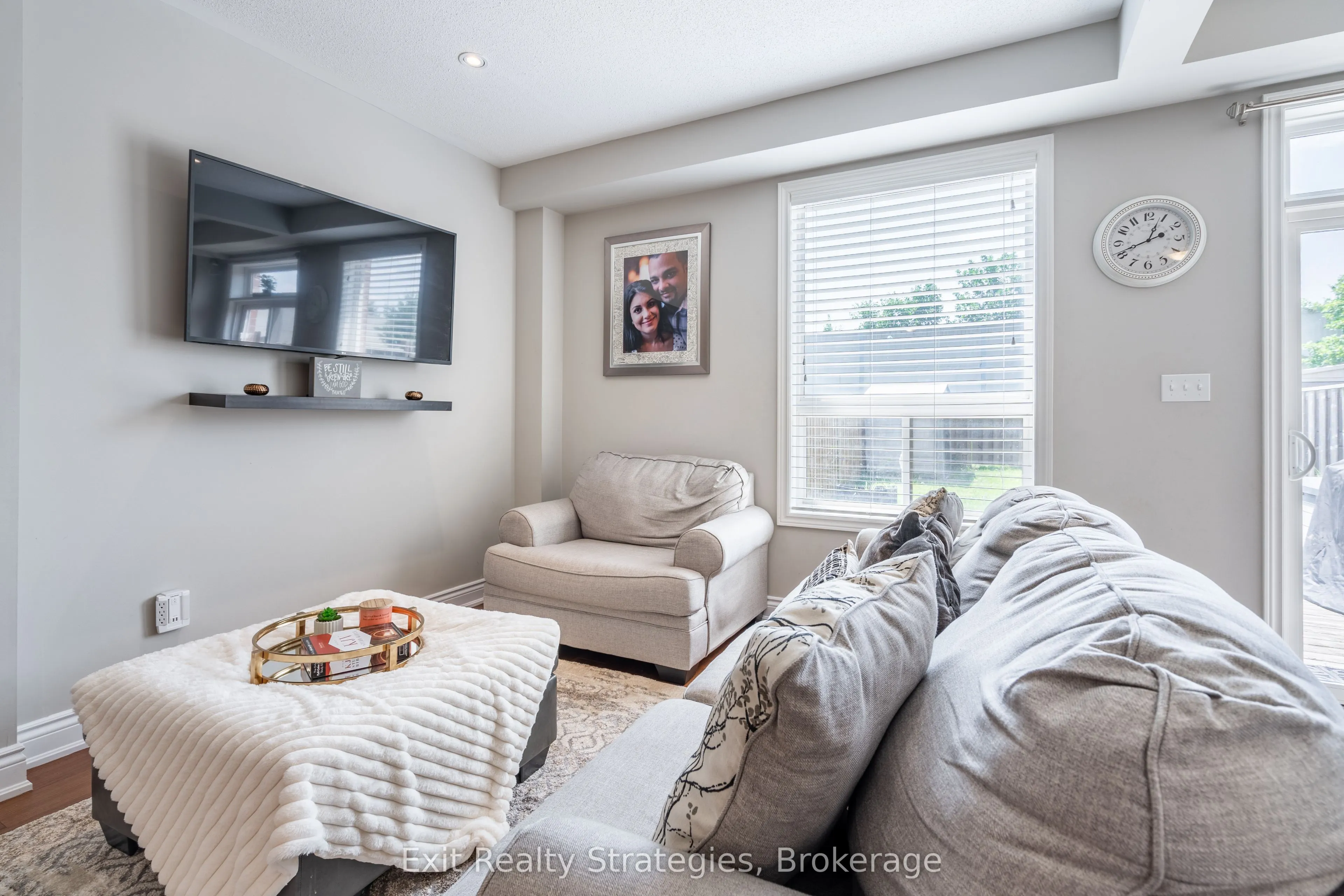 15 Marina Point Crescent