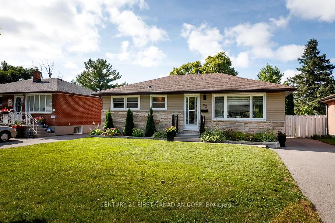 82 Queenston Crescent
