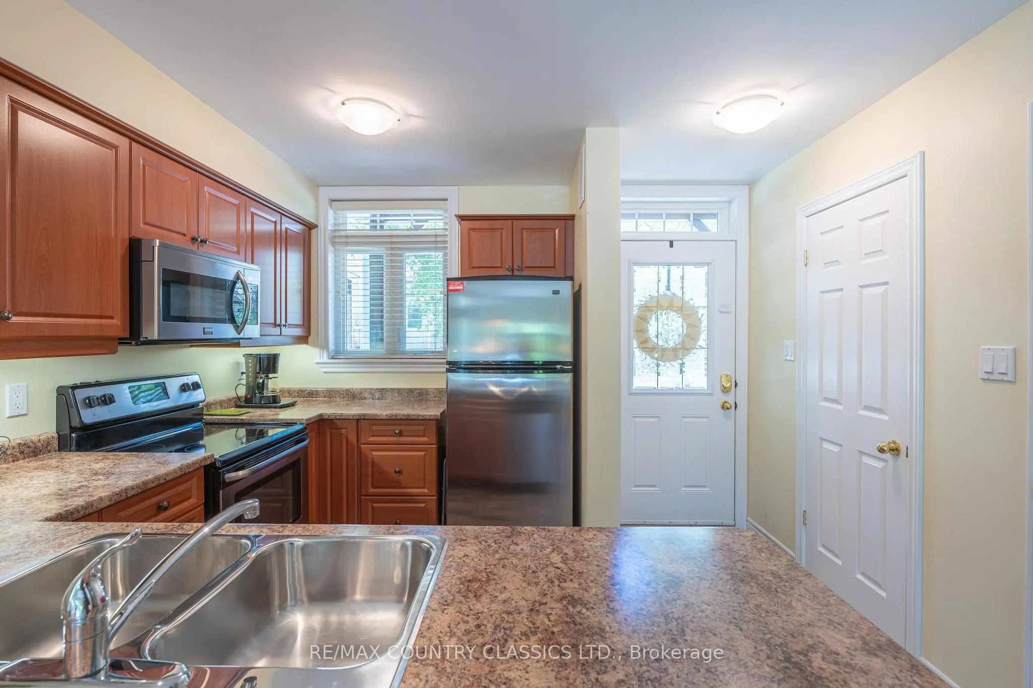 1579 Anstruther Lake Road, #1