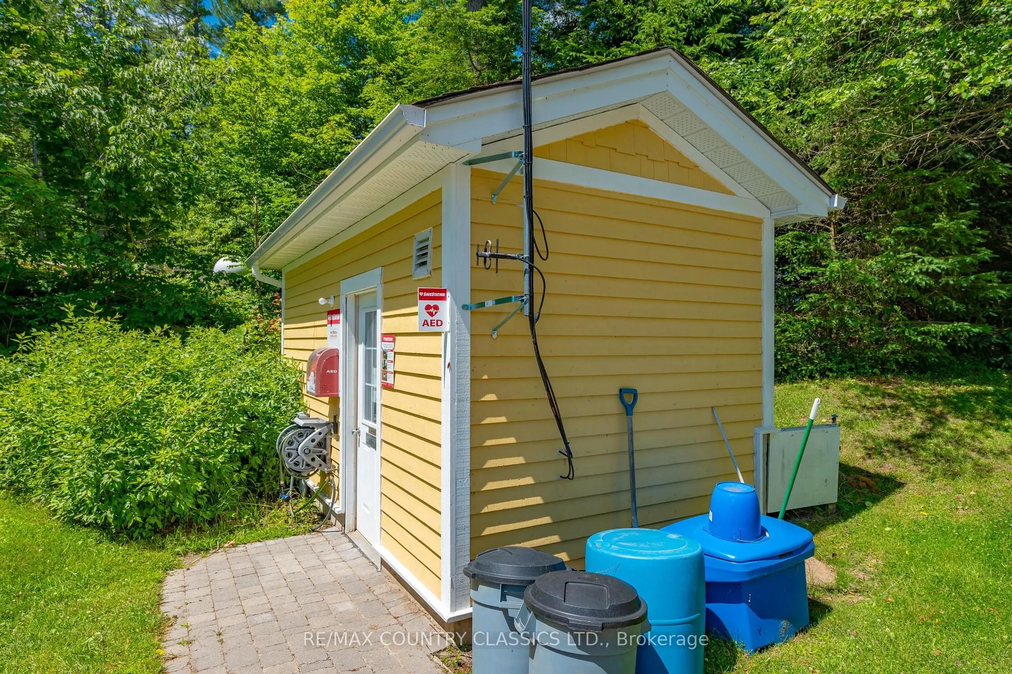 1579 Anstruther Lake Road, #1
