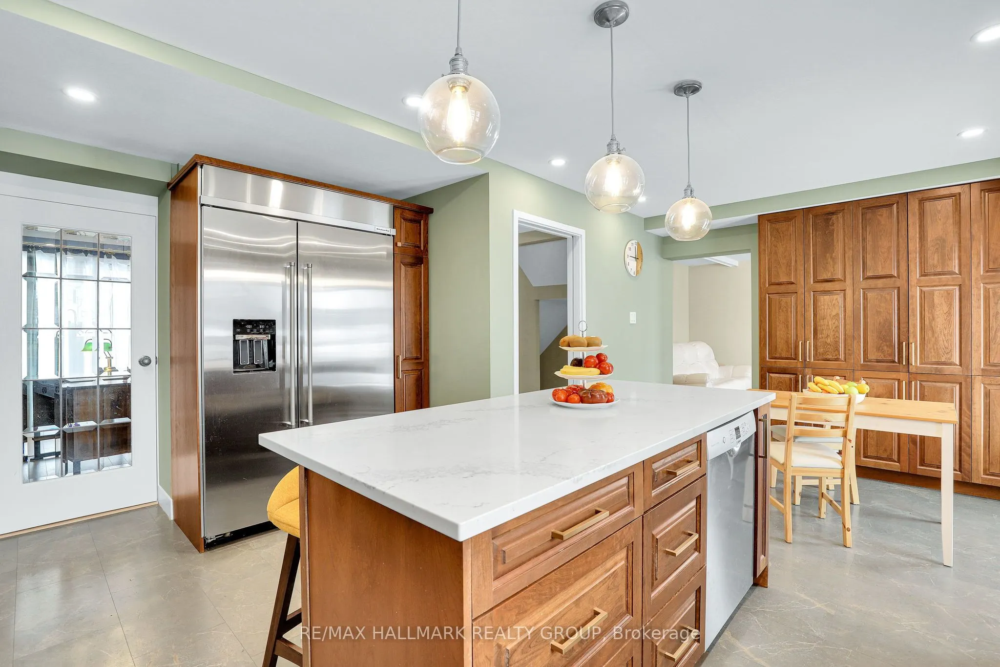 1712 Playfair Drive