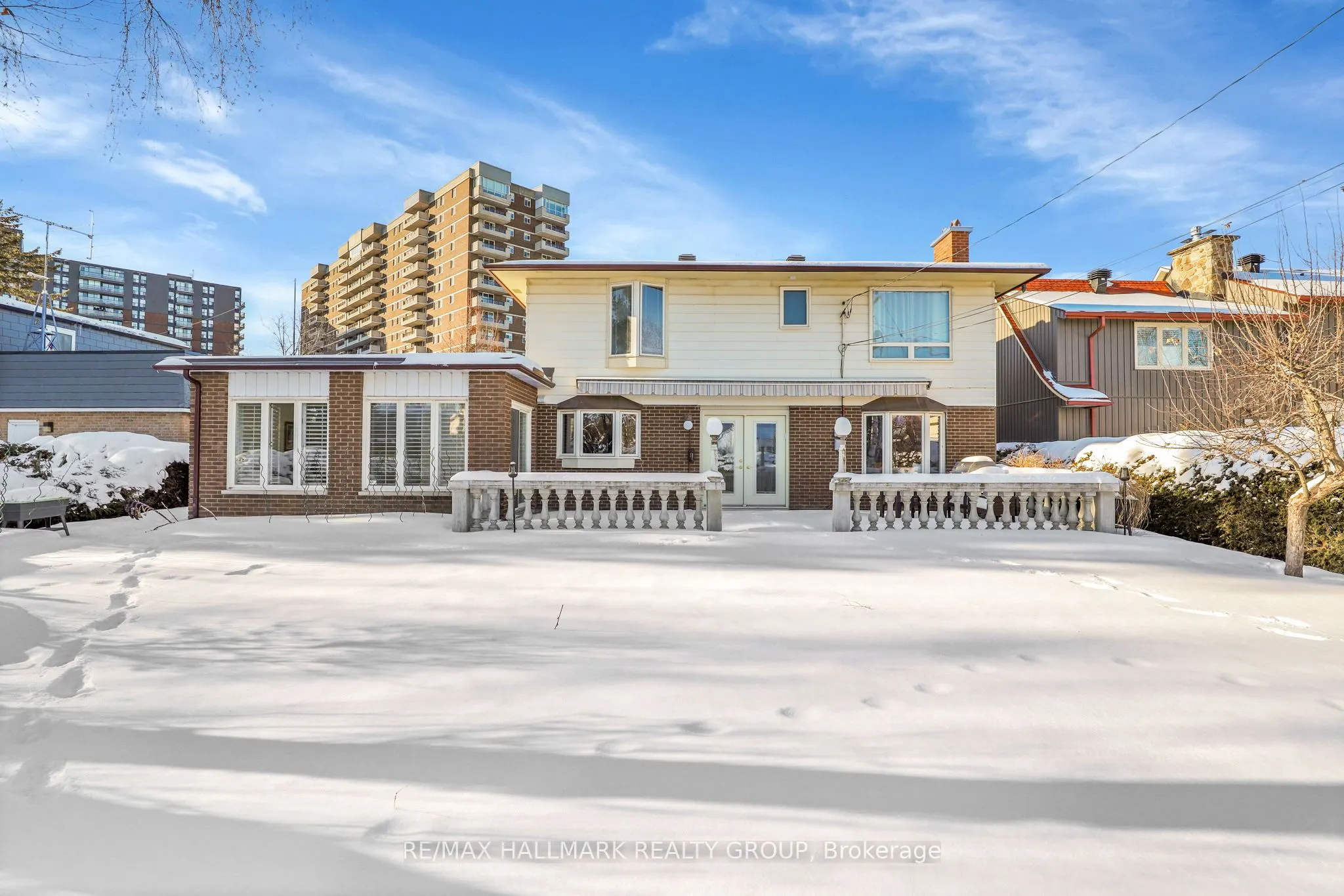 1712 Playfair Drive