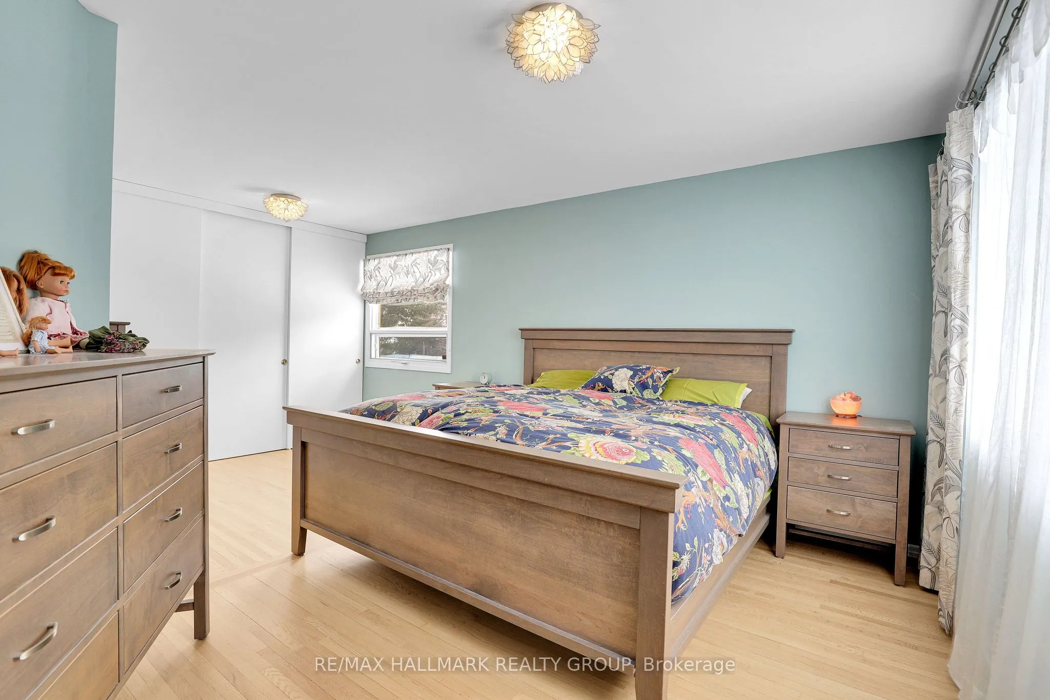 1712 Playfair Drive