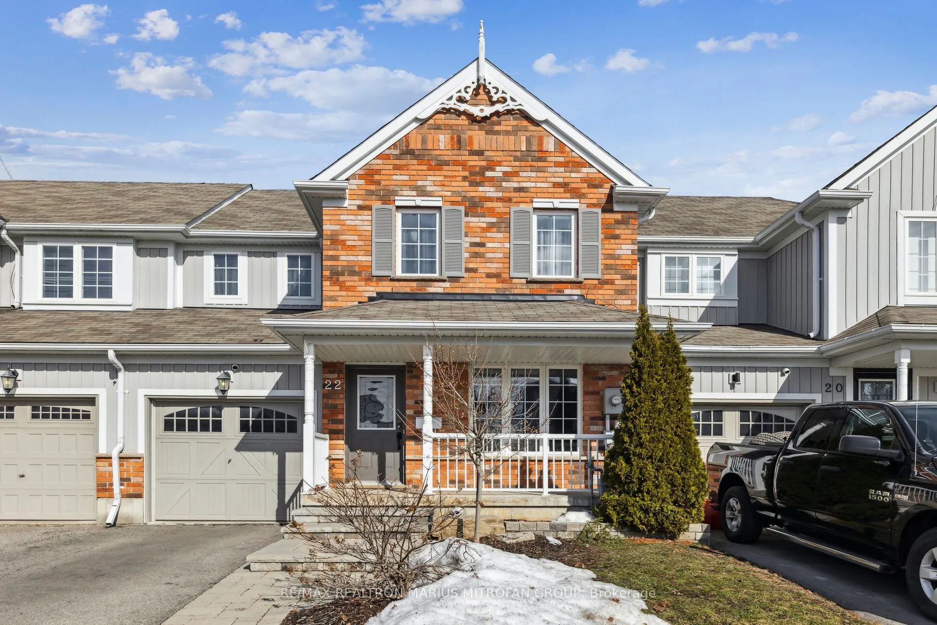 22 Fallingbrook Crescent