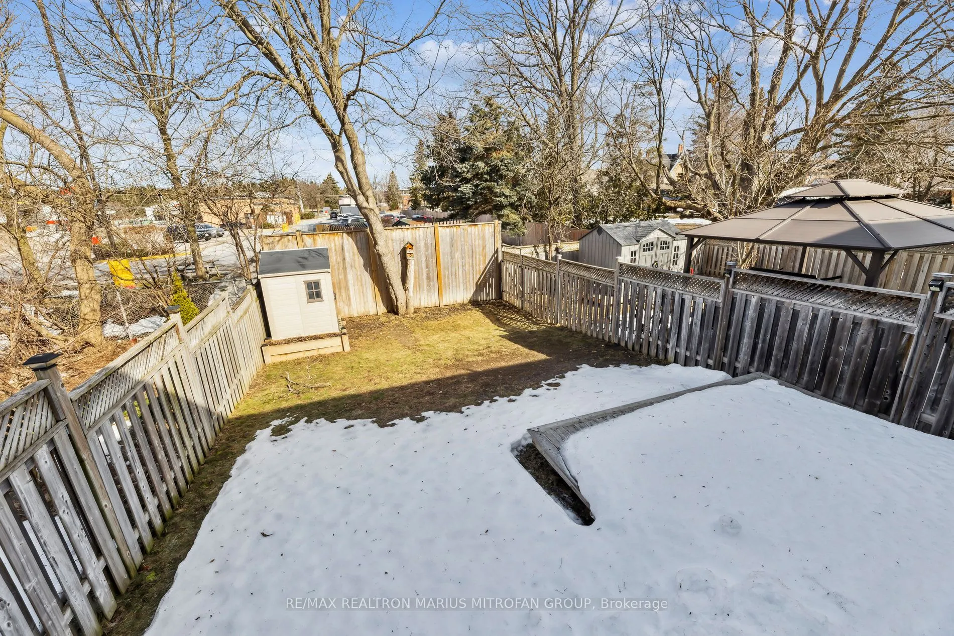 22 Fallingbrook Crescent
