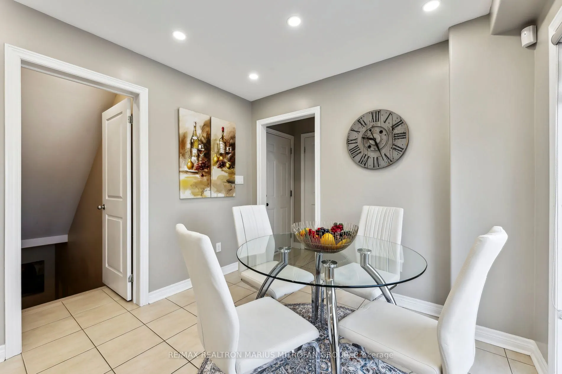 22 Fallingbrook Crescent