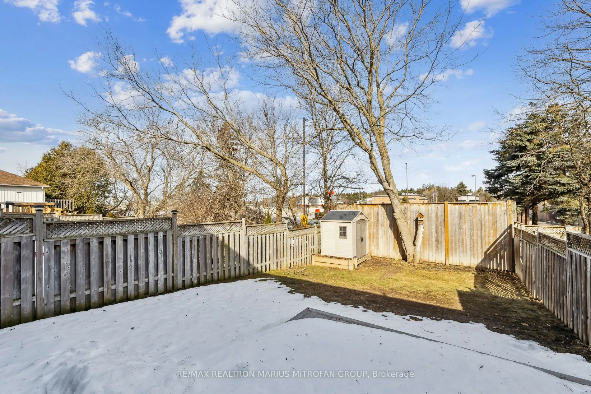 22 Fallingbrook Crescent