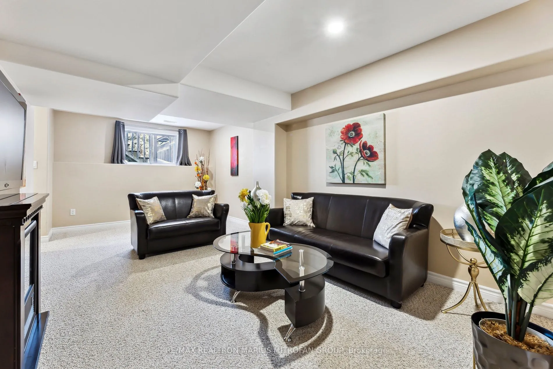 22 Fallingbrook Crescent