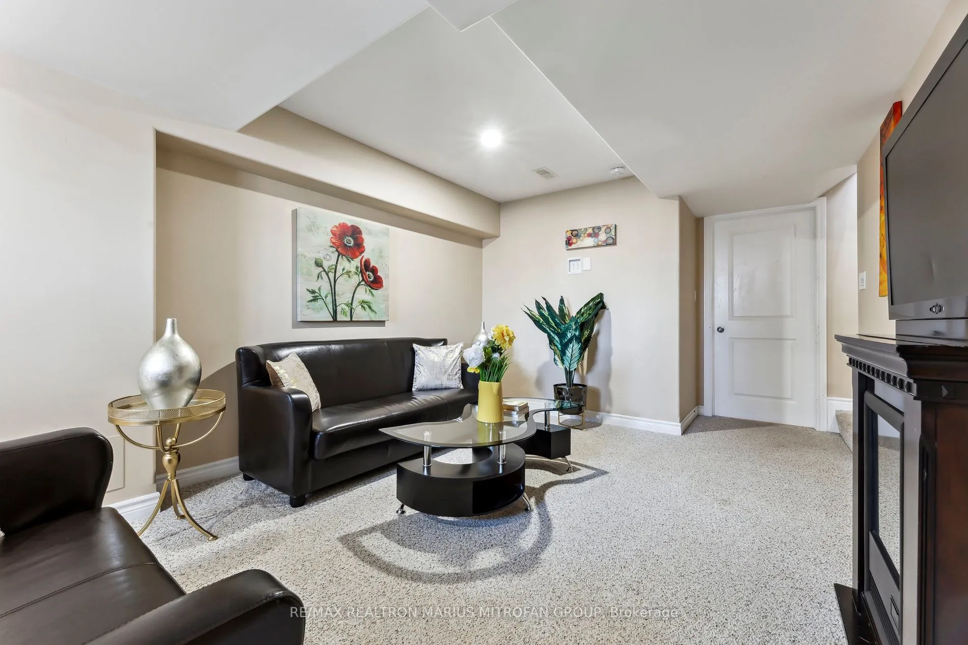 22 Fallingbrook Crescent