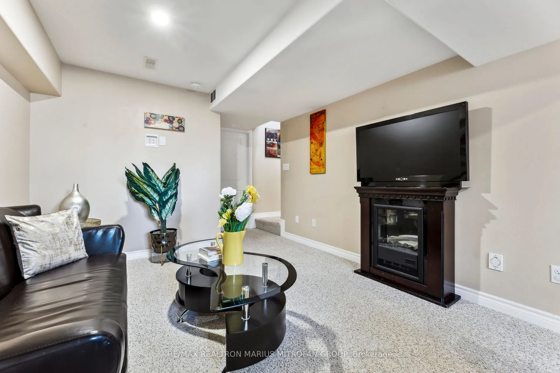 22 Fallingbrook Crescent