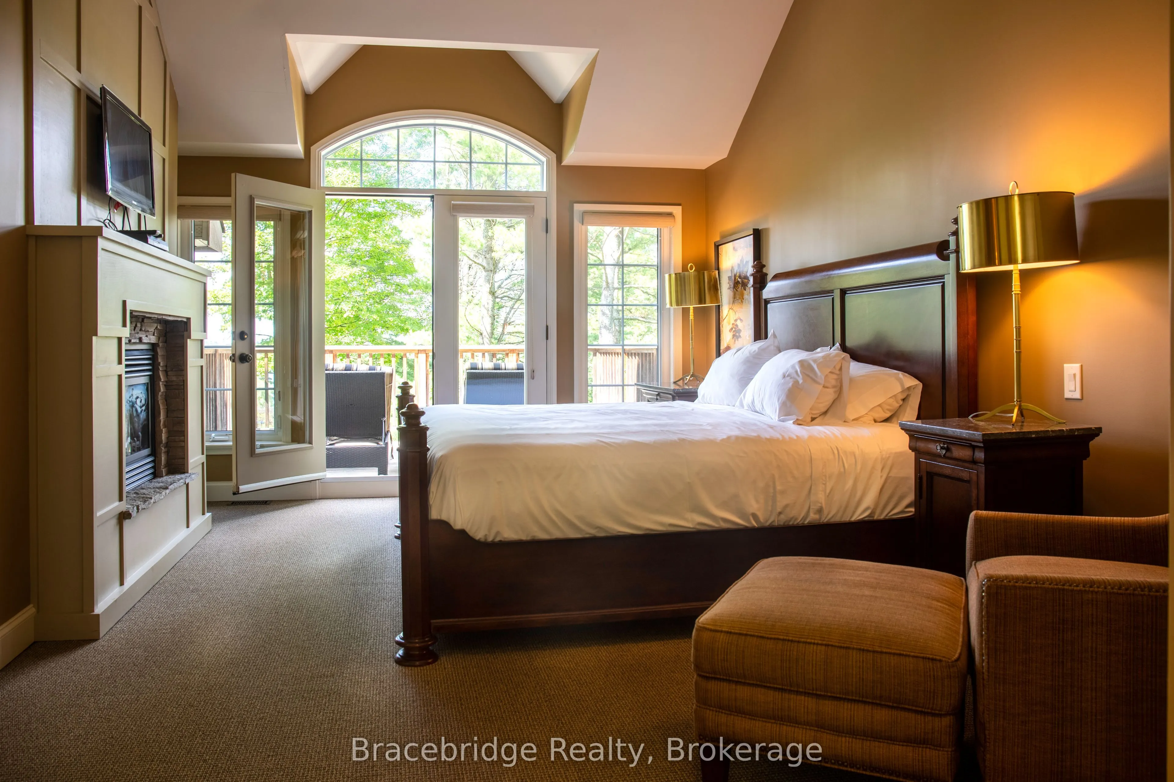 3876 MUSKOKA RD HWY 118 W, #Sandfield 9 W9
