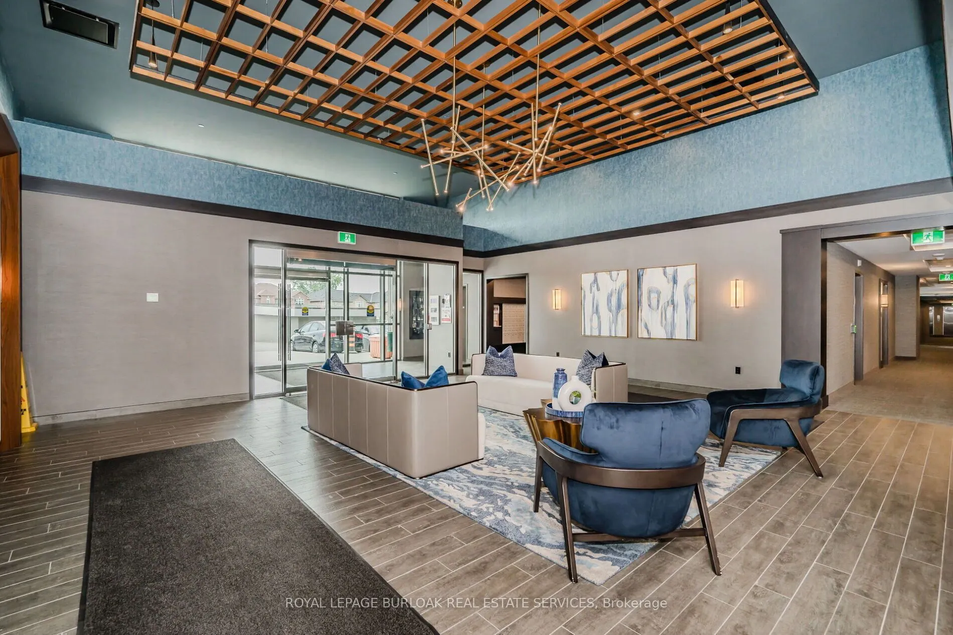 460 Dundas Street E, #319