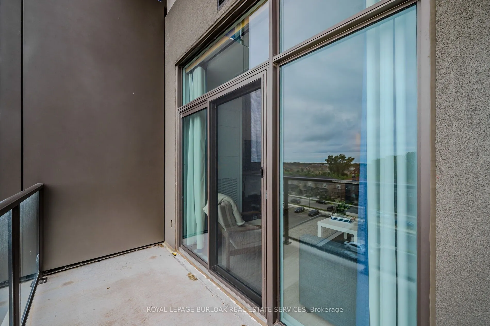 460 Dundas Street E, #319