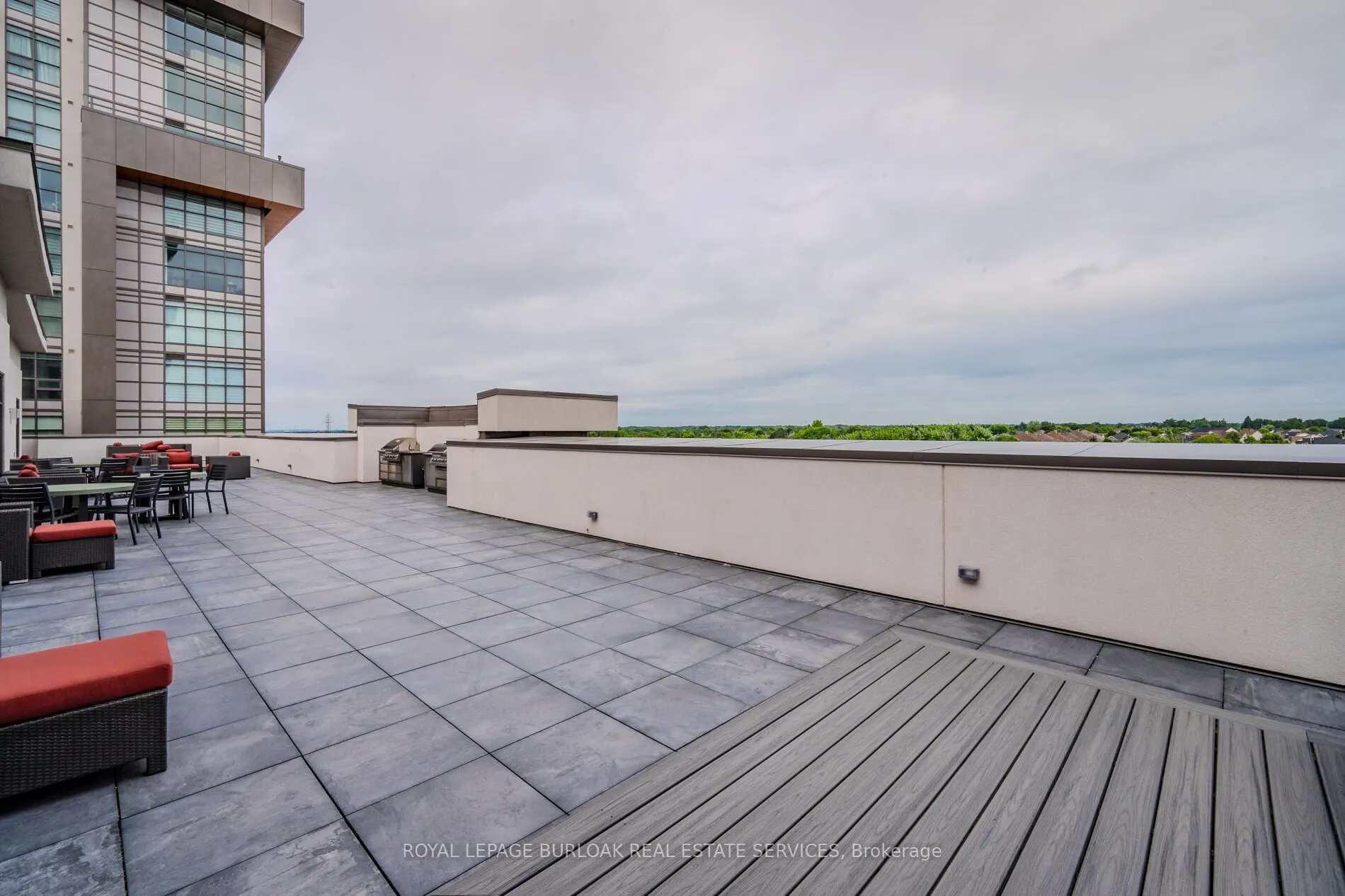 460 Dundas Street E, #319