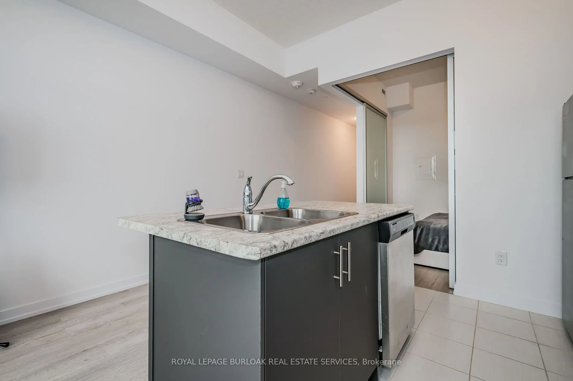 460 Dundas Street E, #319